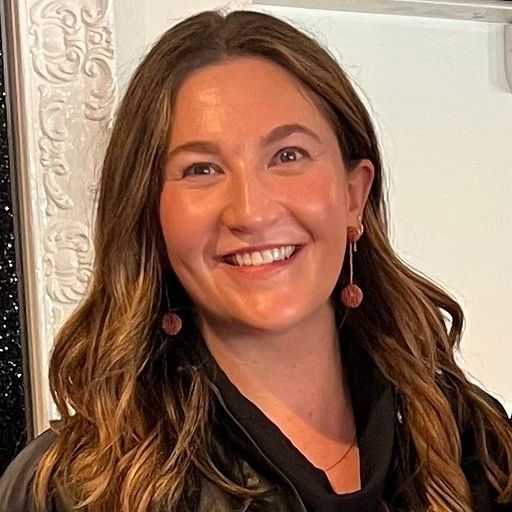 Lindsey Carlsen
