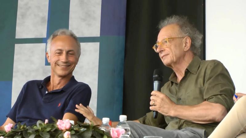 Copertina di Dignità, informazione e libertà