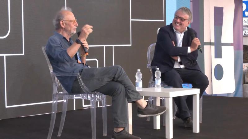 Copertina di Un paese senza memoria