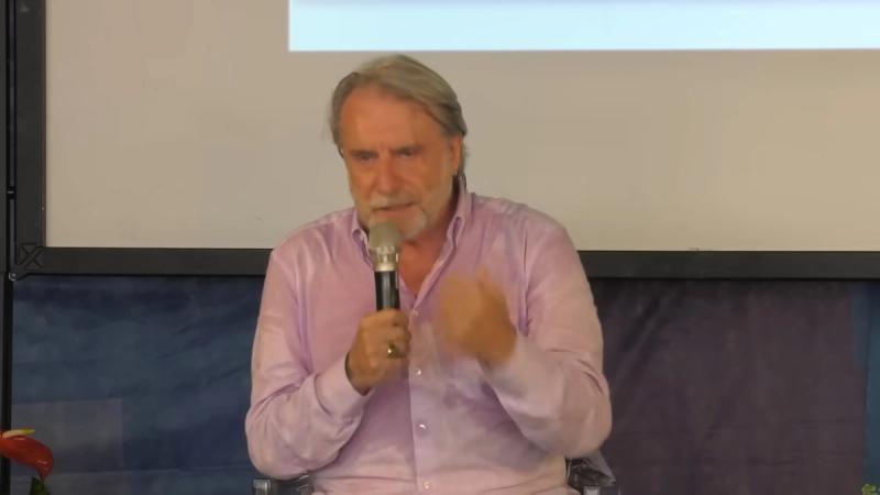 Copertina di I social come via breve per rimbecillirsi