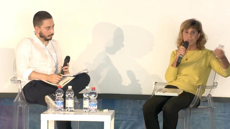 Copertina di Le connessioni dimenticate della storia