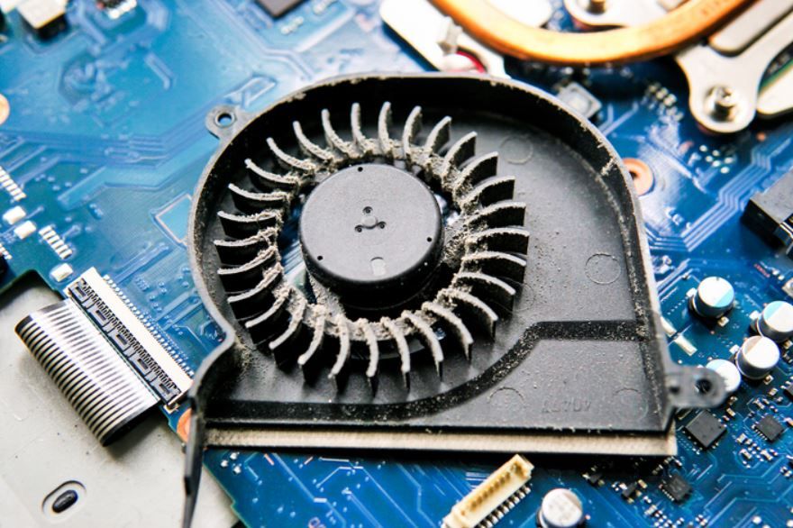 El ruido intenso del ventilador del portátil es un indicio de que el equipo se calienta en exceso