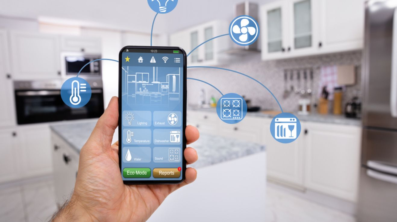 La smart home permite automatizar y controlar de forma remota todo tipo de electrodomésticos y equipos La smart home permite automatizar y controlar de forma remota todo tipo de electrodomésticos y equipos