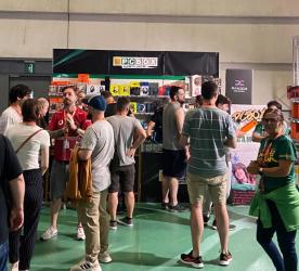 Así vivimos la Euskal Encounter 33: PCBox, tienda oficial del evento