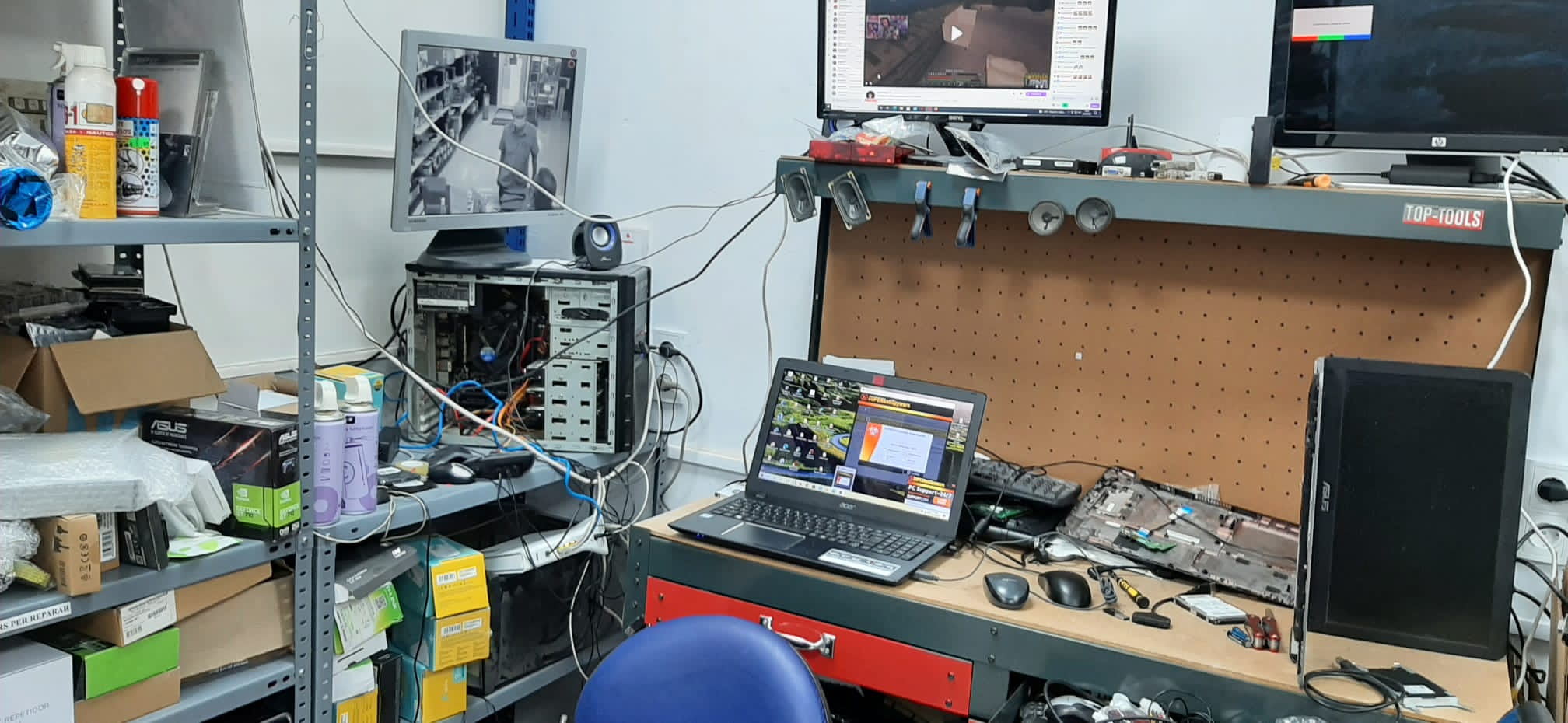 Reparación de ordenadores en BEEP Barcelona (C/ Còrsega)