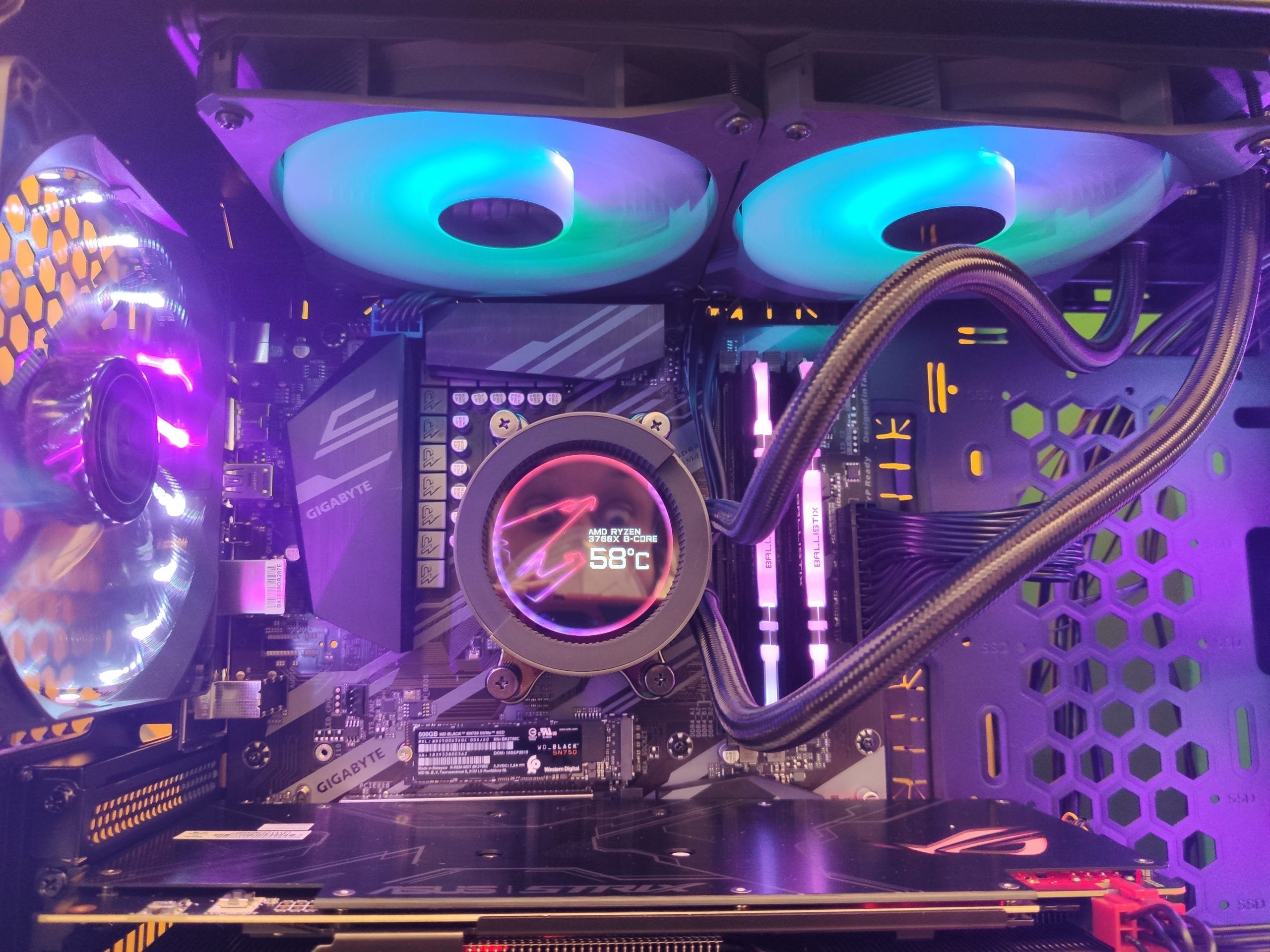 Torre AMD Ryzen 7 3700X, en PCBox Huesca