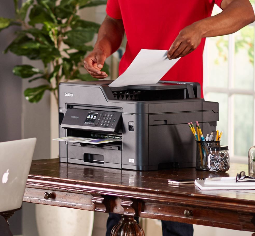 Es un equipo multifunción con todas las funciones y características que necesitan profesionales y empresas Es un equipo multifunción con todas las funciones y características que necesitan profesionales y empresas