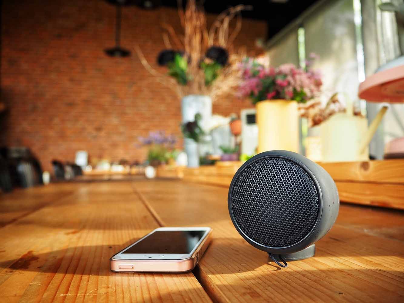 Altavoz Bluetooth y smartphone Altavoz Bluetooth y smartphone