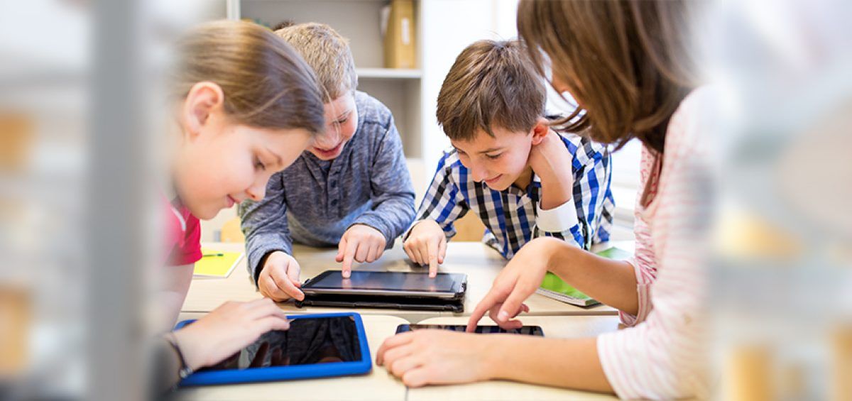 Los libros digitales de texto mejoran la experiencia pedagógica Los libros digitales de texto mejoran la experiencia pedagógica