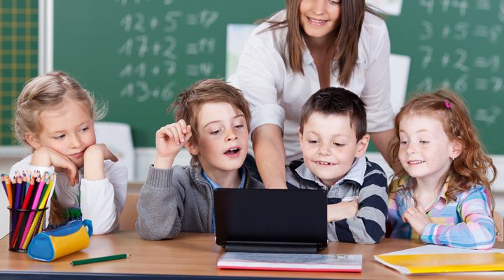 La experiencia educativa mejora gracias a los libros de texto digitales