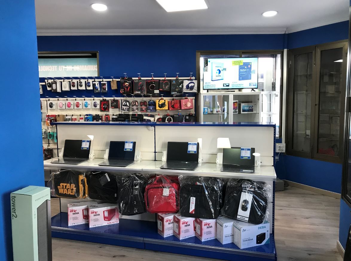 Exposición de portátiles en la tienda
