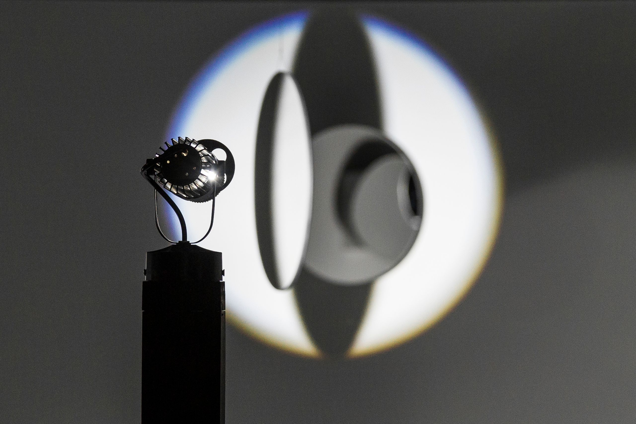 Projet de diplôme master design espace et communication rachel hoffmann, trois dispositifs circulaires autour de la question de la perception et du point de vue, jeu de lumière