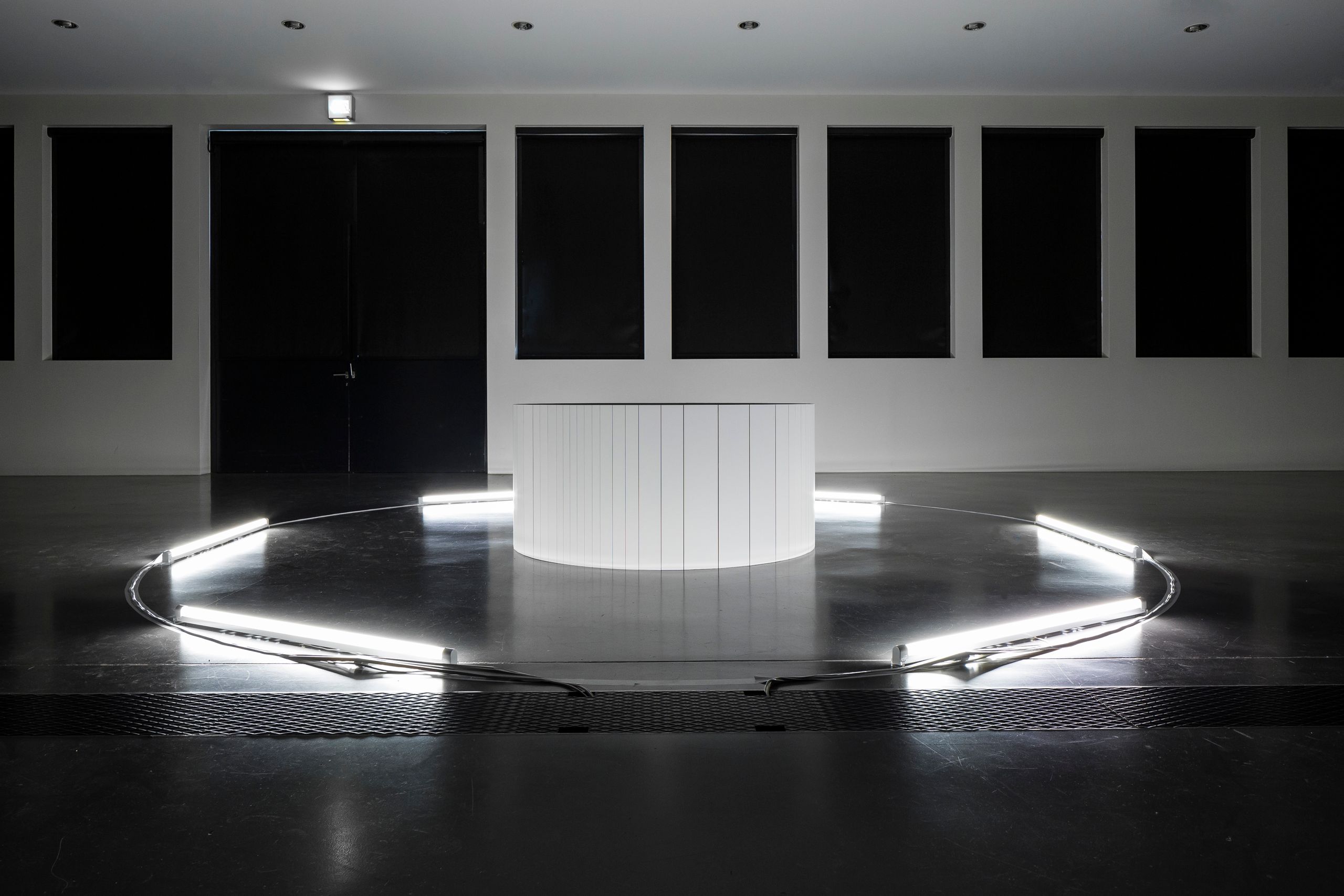 Projet de diplôme master design espace et communication rachel hoffmann, trois dispositifs circulaires autour de la question de la perception et du point de vue, jeu de lumière