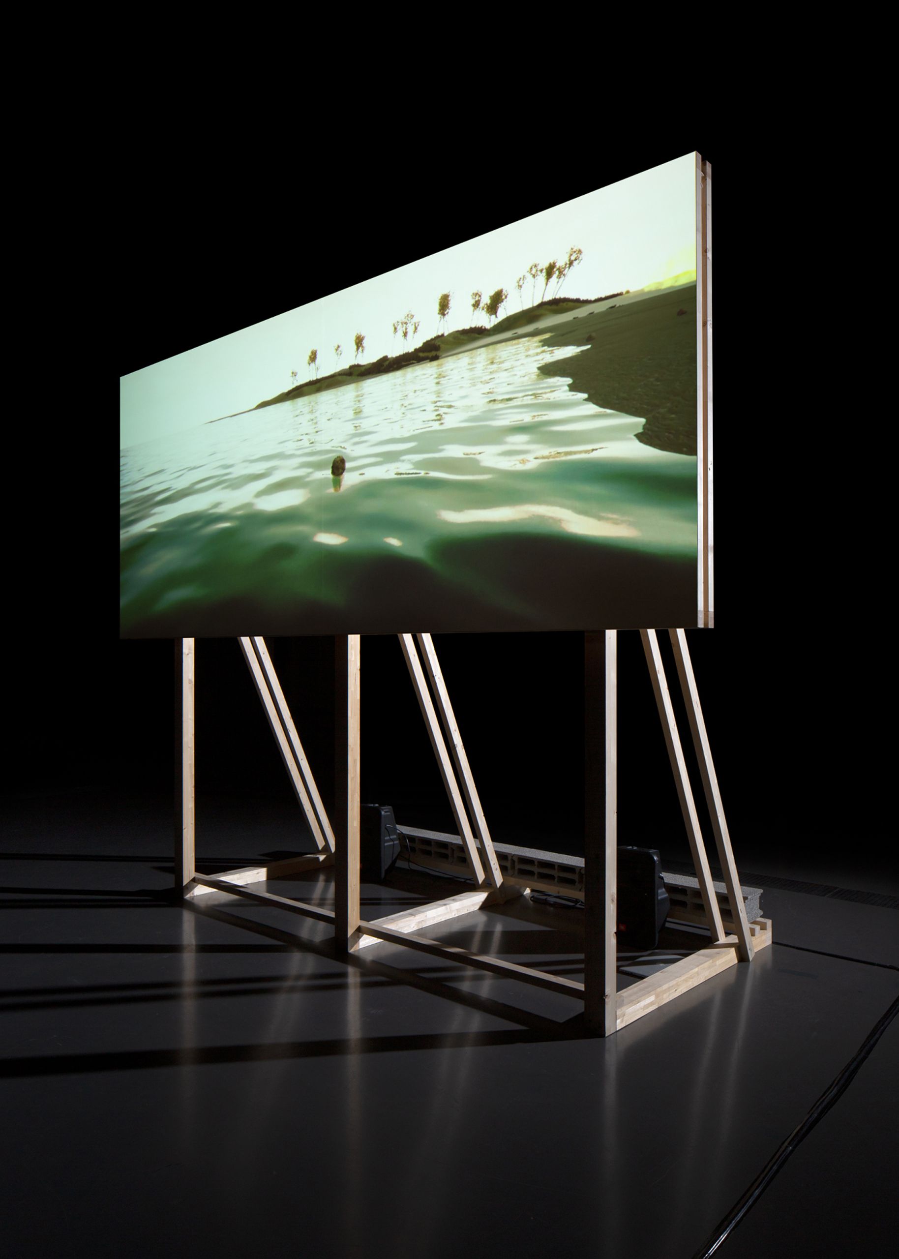 Projet de diplôme master design espace et communication tanguy benoit, installation composée de quatre modules pour l'expérimentation cinématographique