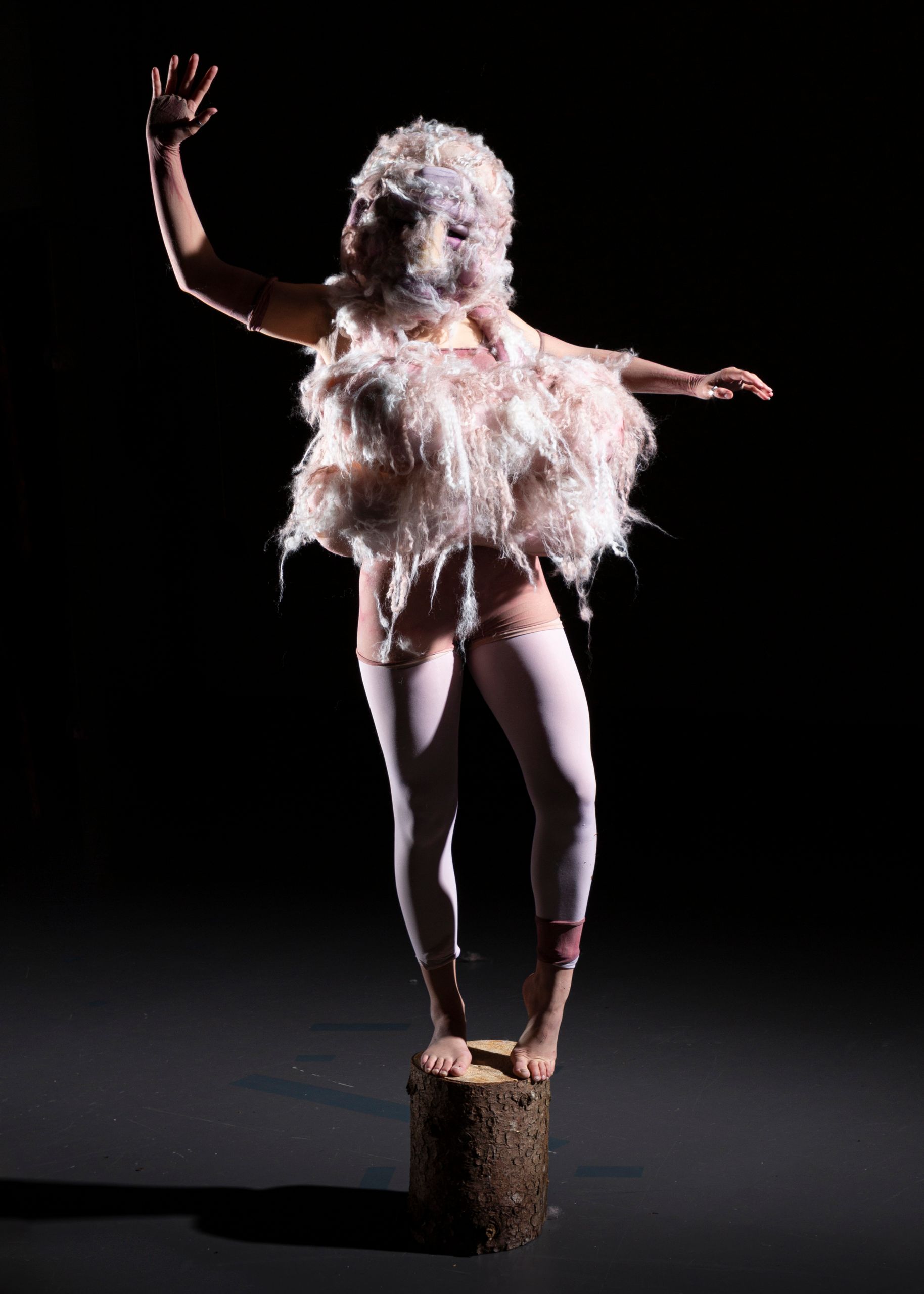 Projet de diplôme master design espace et communication noemie castella, costumes traditionnels suisse pour femme scénographie primitive