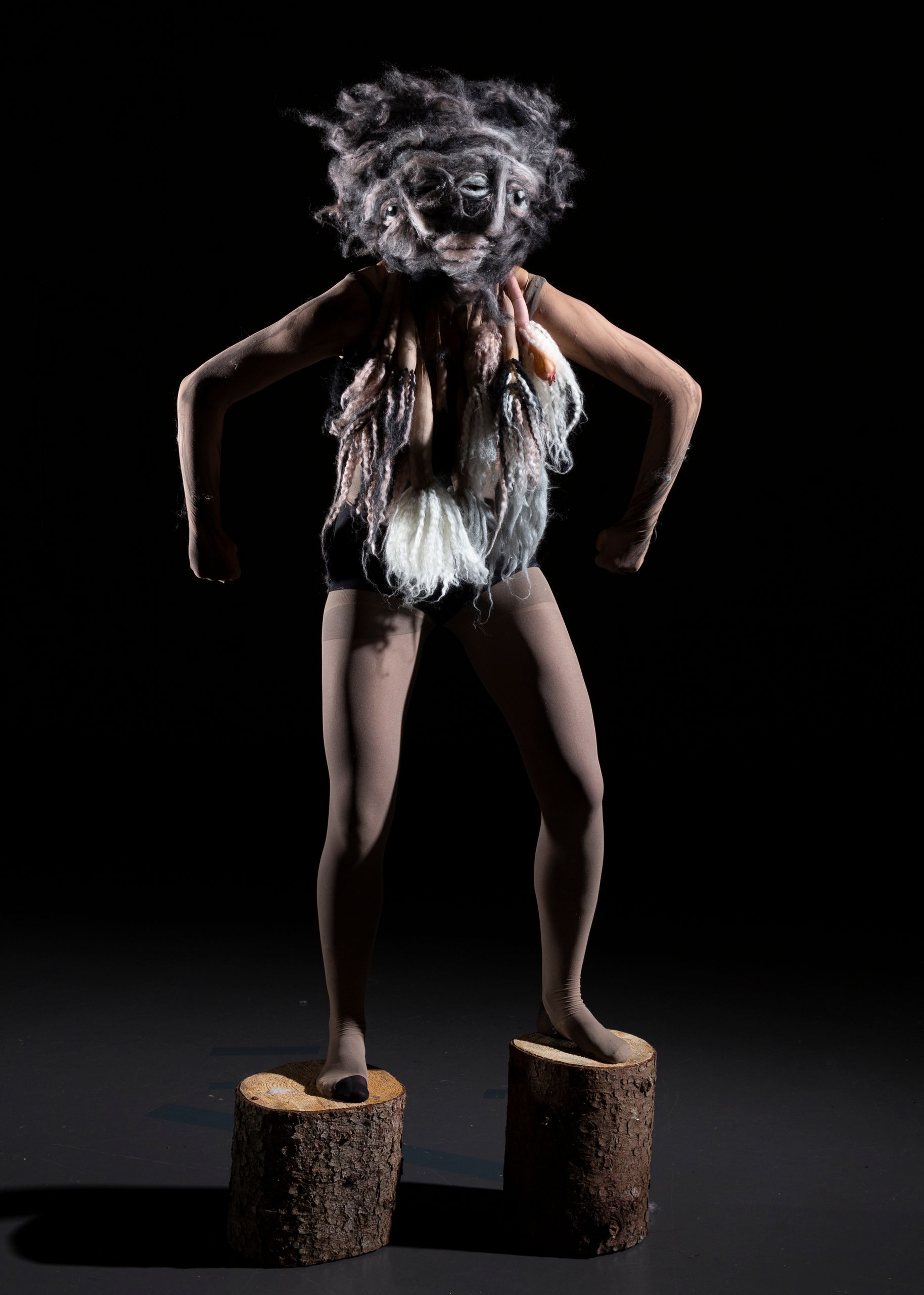 Projet de diplôme master design espace et communication noemie castella, costumes traditionnels suisse pour femme scénographie primitive