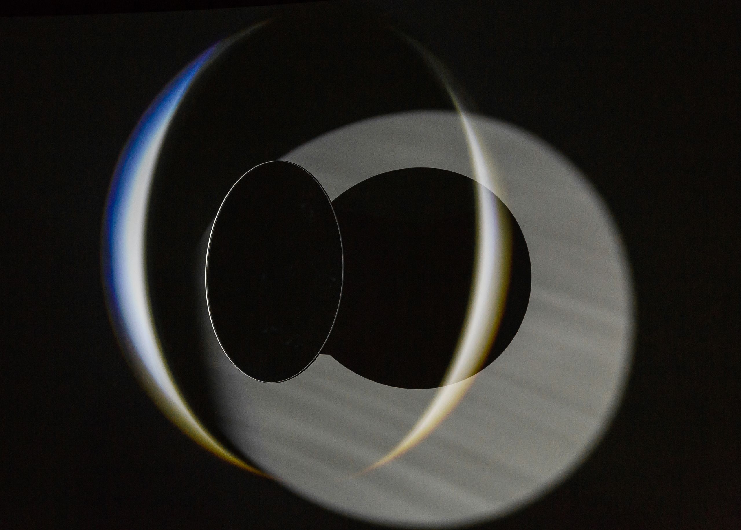 Projet de diplôme master design espace et communication rachel hoffmann, trois dispositifs circulaires autour de la question de la perception et du point de vue, jeu de lumière