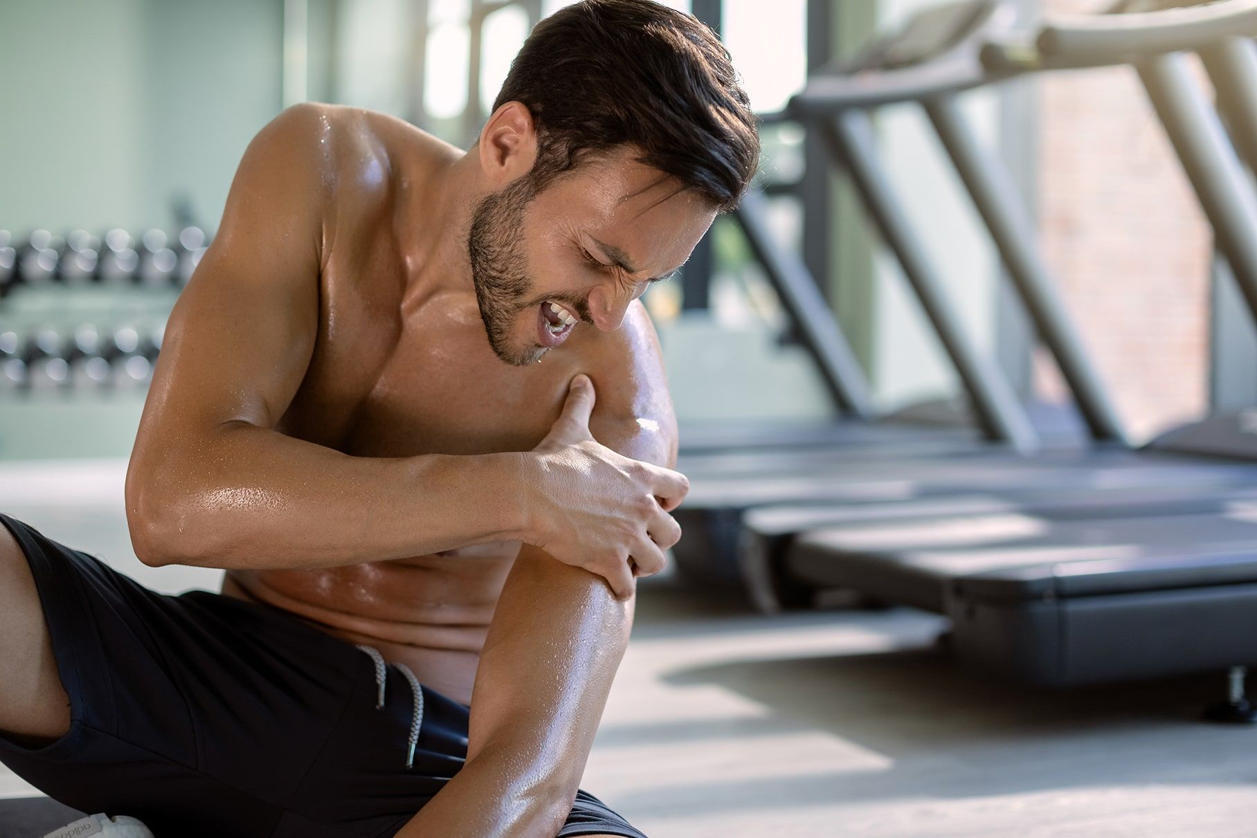 Douleurs articulaires : Quand consulter un chirurgien orthopédiste ?