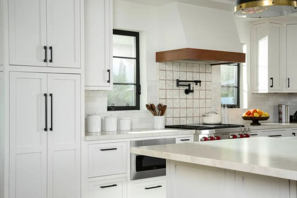 Monarch Kitchen image 2