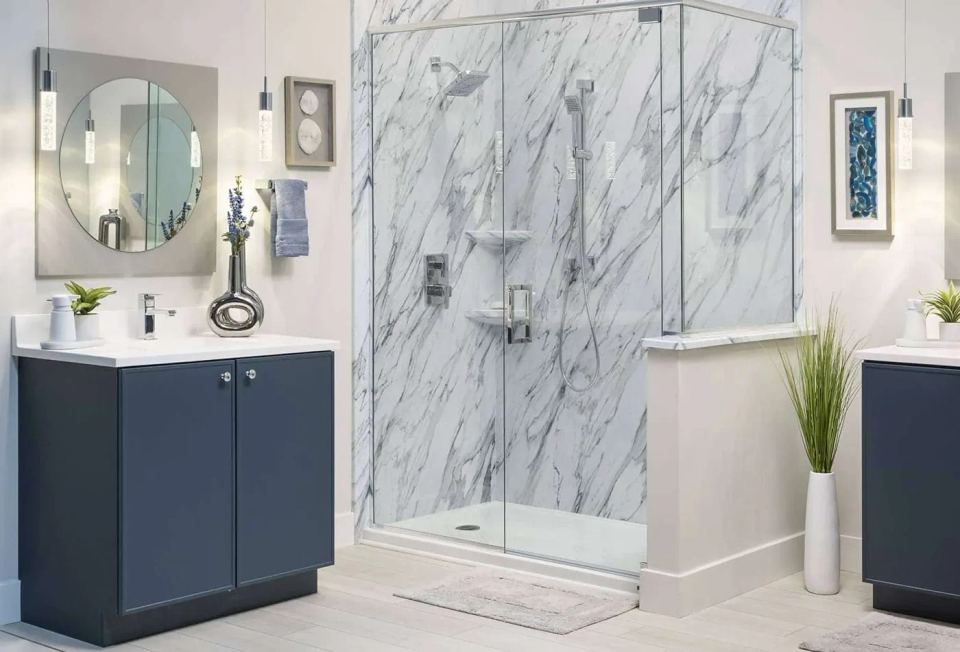 Calcutta Azure Contemporary Bathroom Photo