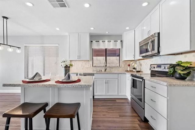 Project photograph published on the Diamond Kitchen & Bath, Inc. website