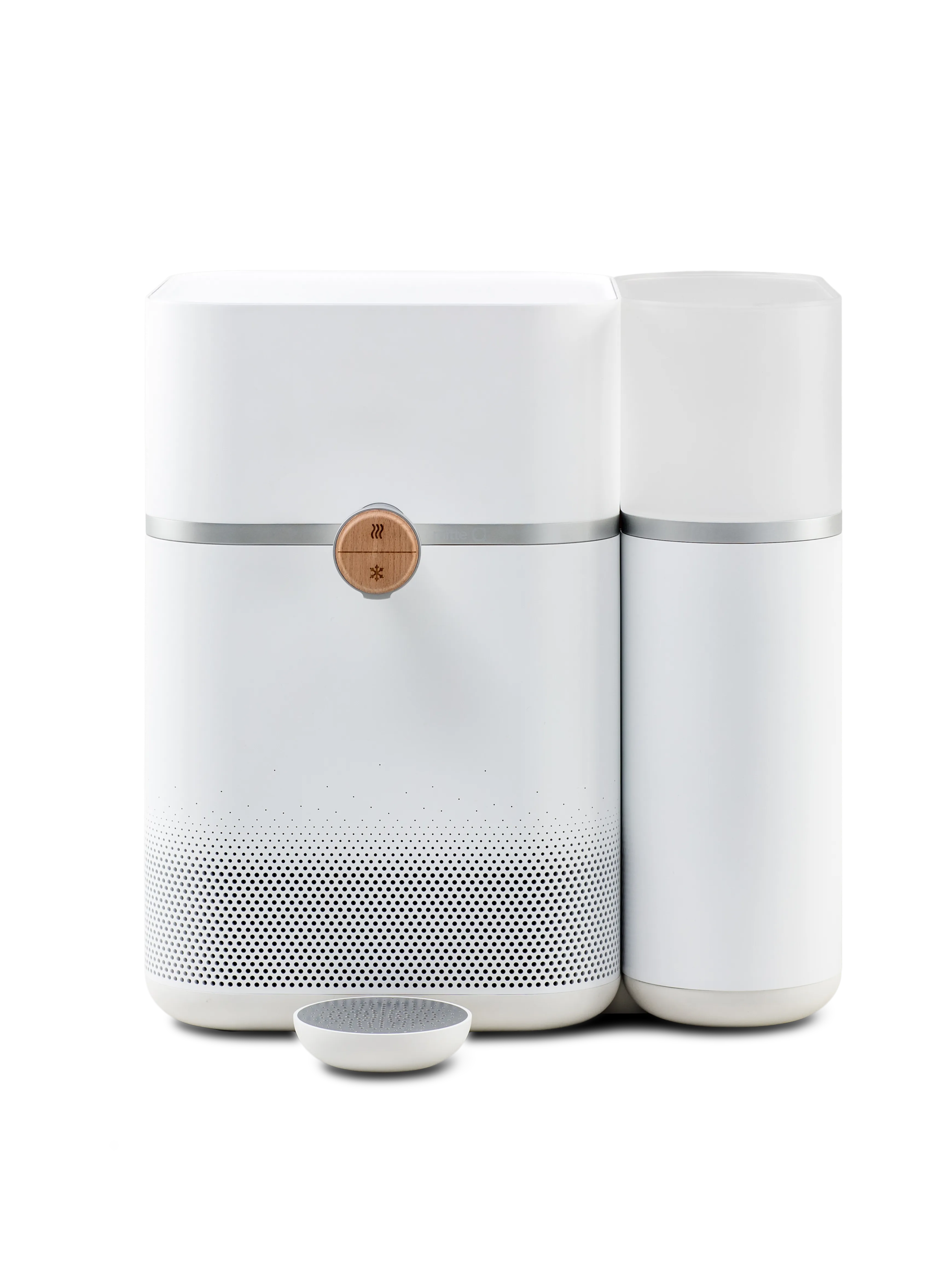 A frontal view of the Mitte water purifier in front of a transparent background