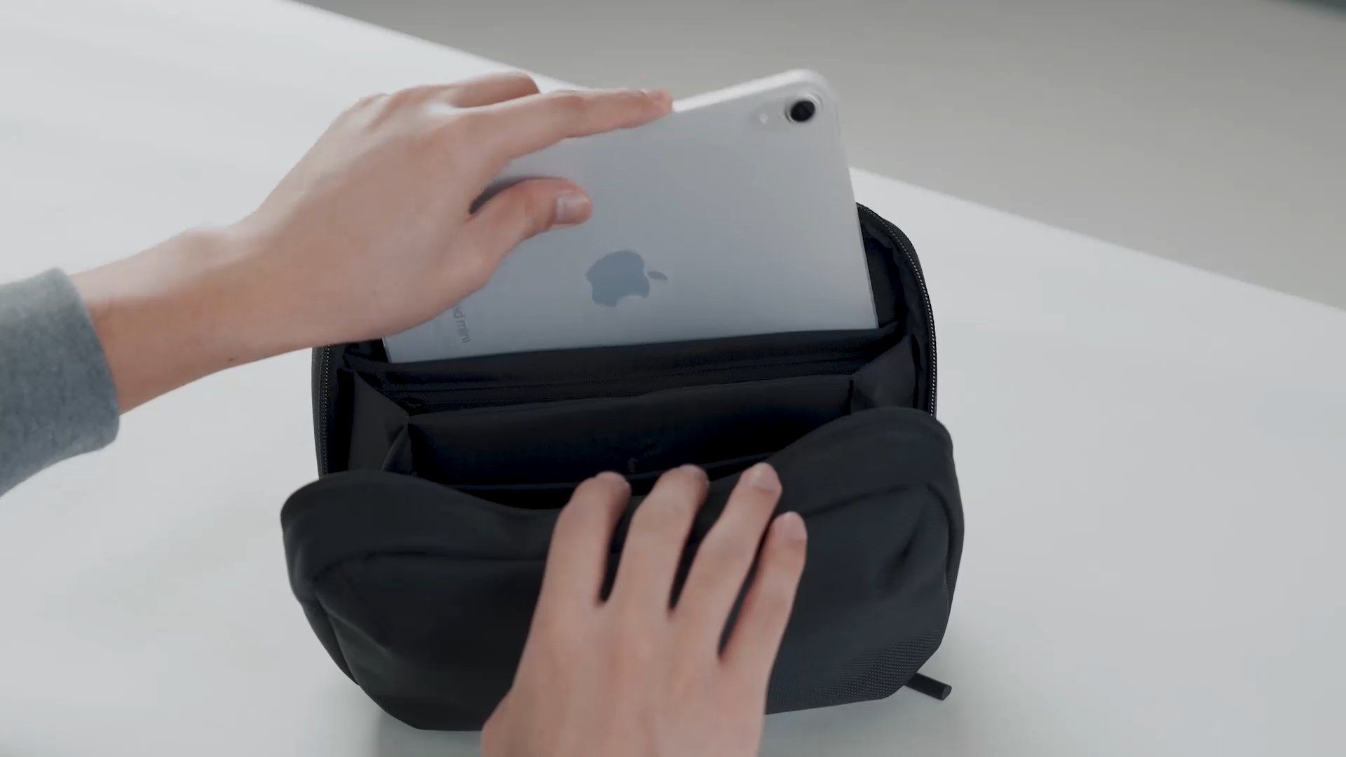 The Tokyo Techpack Pouch Max | Gadget Pouch | Ergofinite