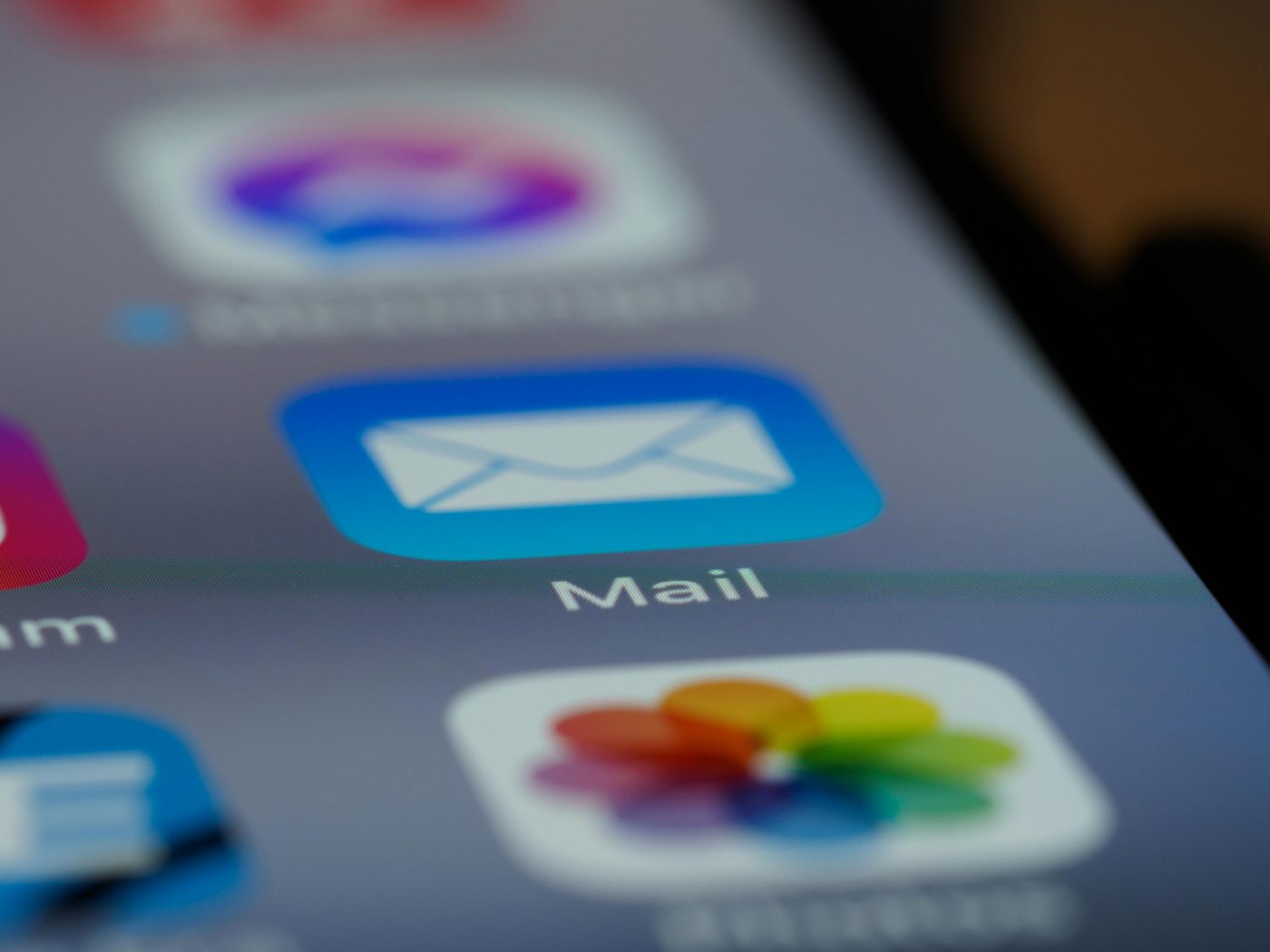 Phone screen displaying the Mail app.
