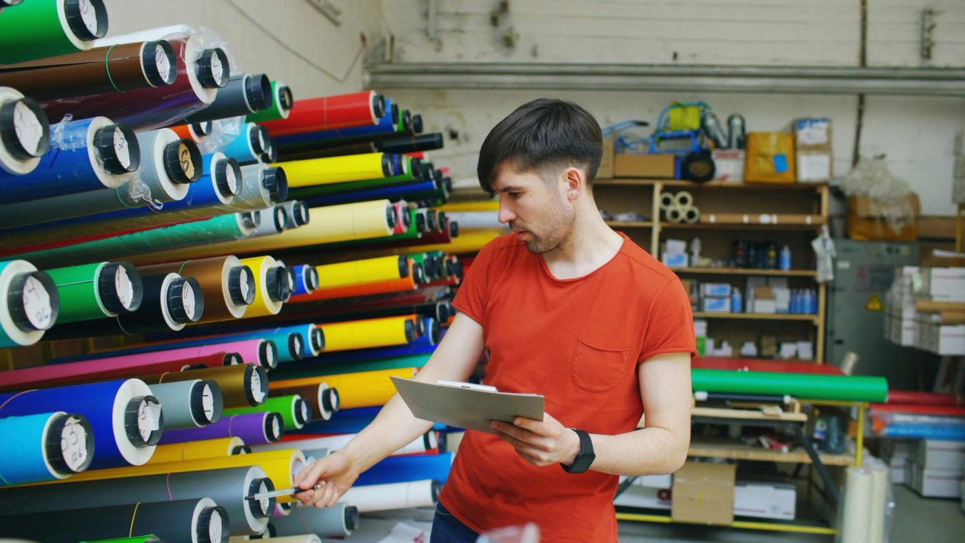 Image showing a dropshipping supplier at work.