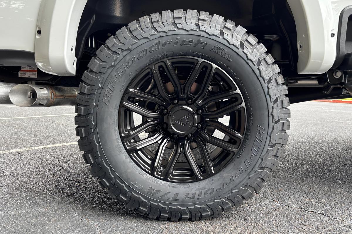 TSport Valor Gallery Image 17