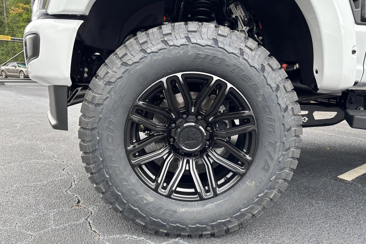 TSport Valor Gallery Image 11