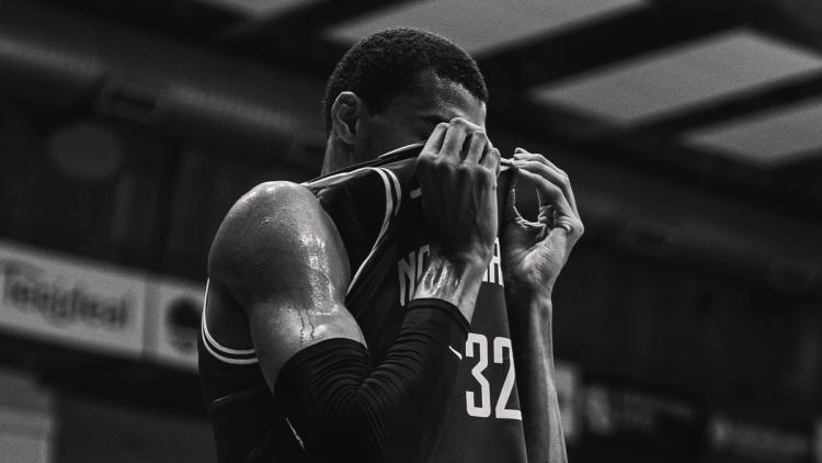wemby-b&w
