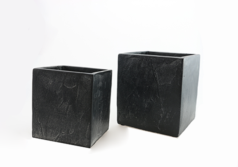 Maceta cubo negra