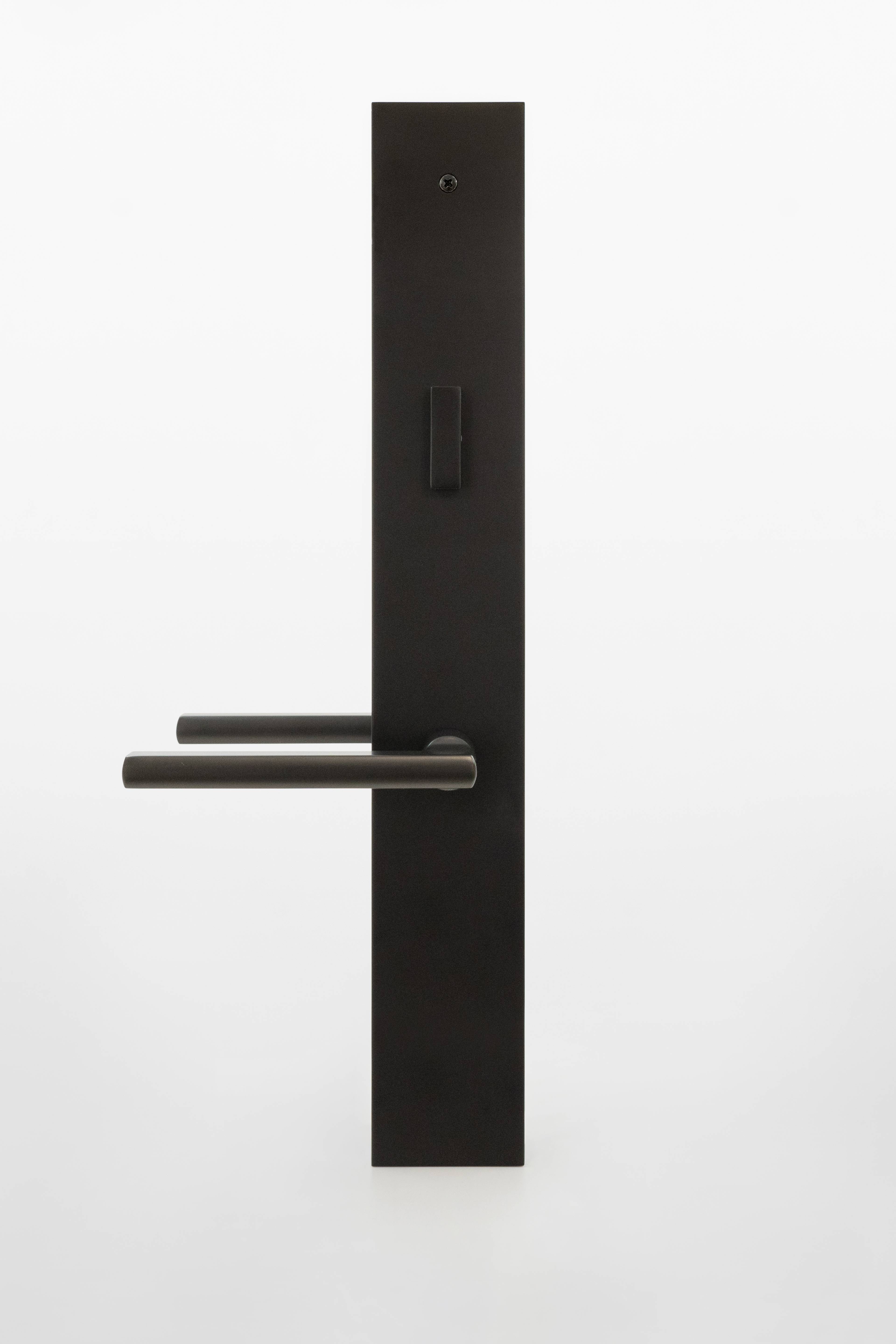 Legacy Tall Modern Plate