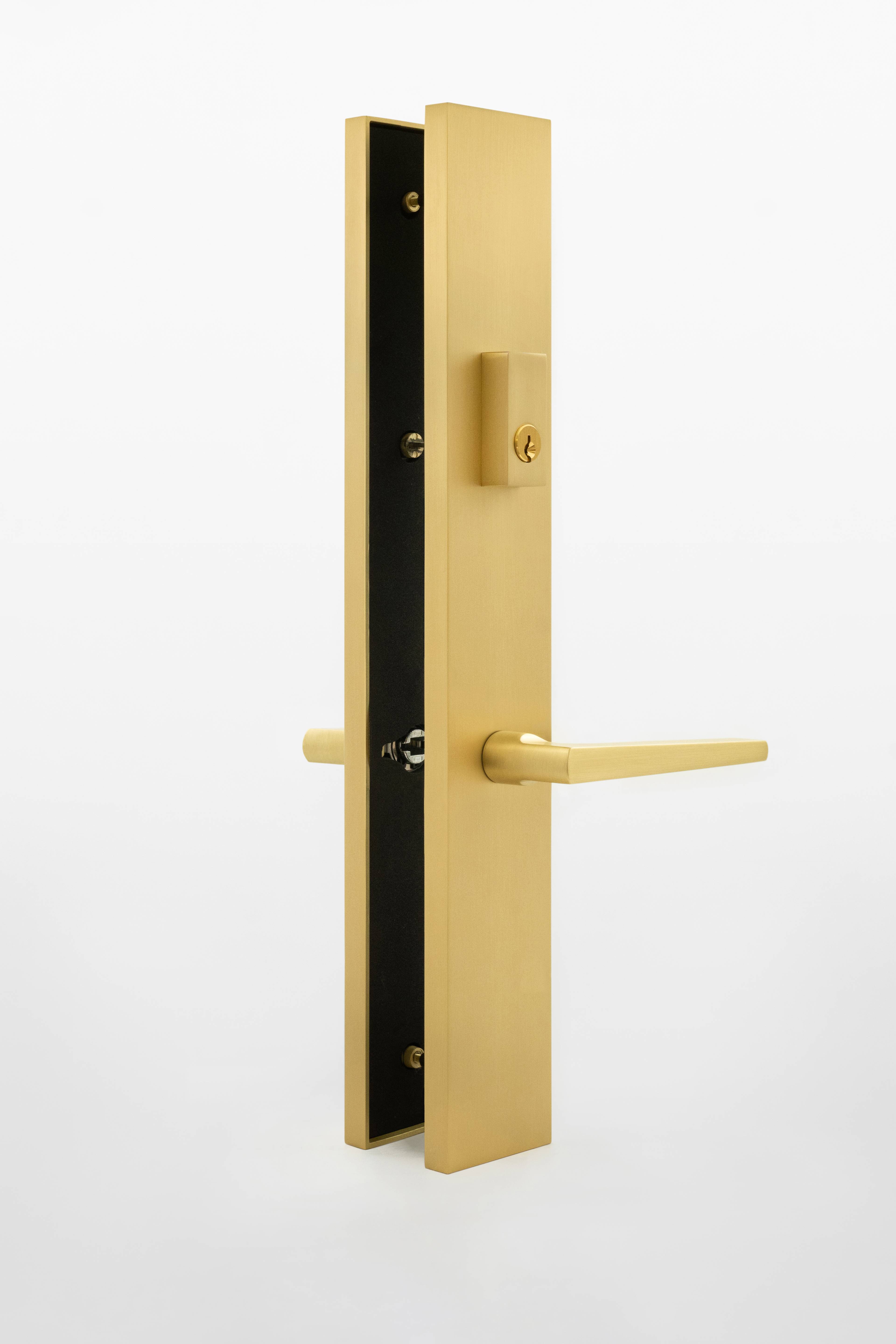 Architect Tall Modern Plate