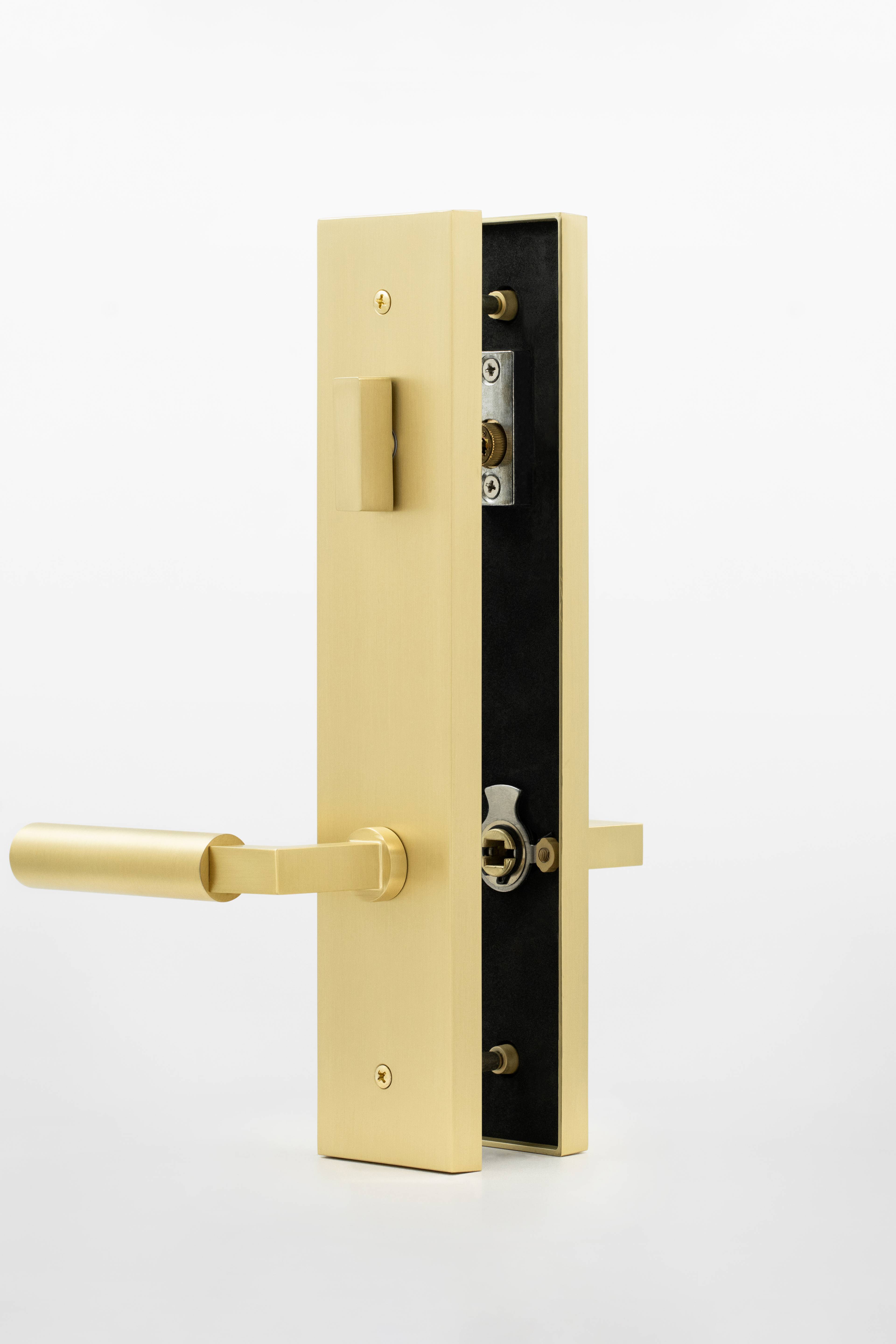 Aviator Short Modern Plate