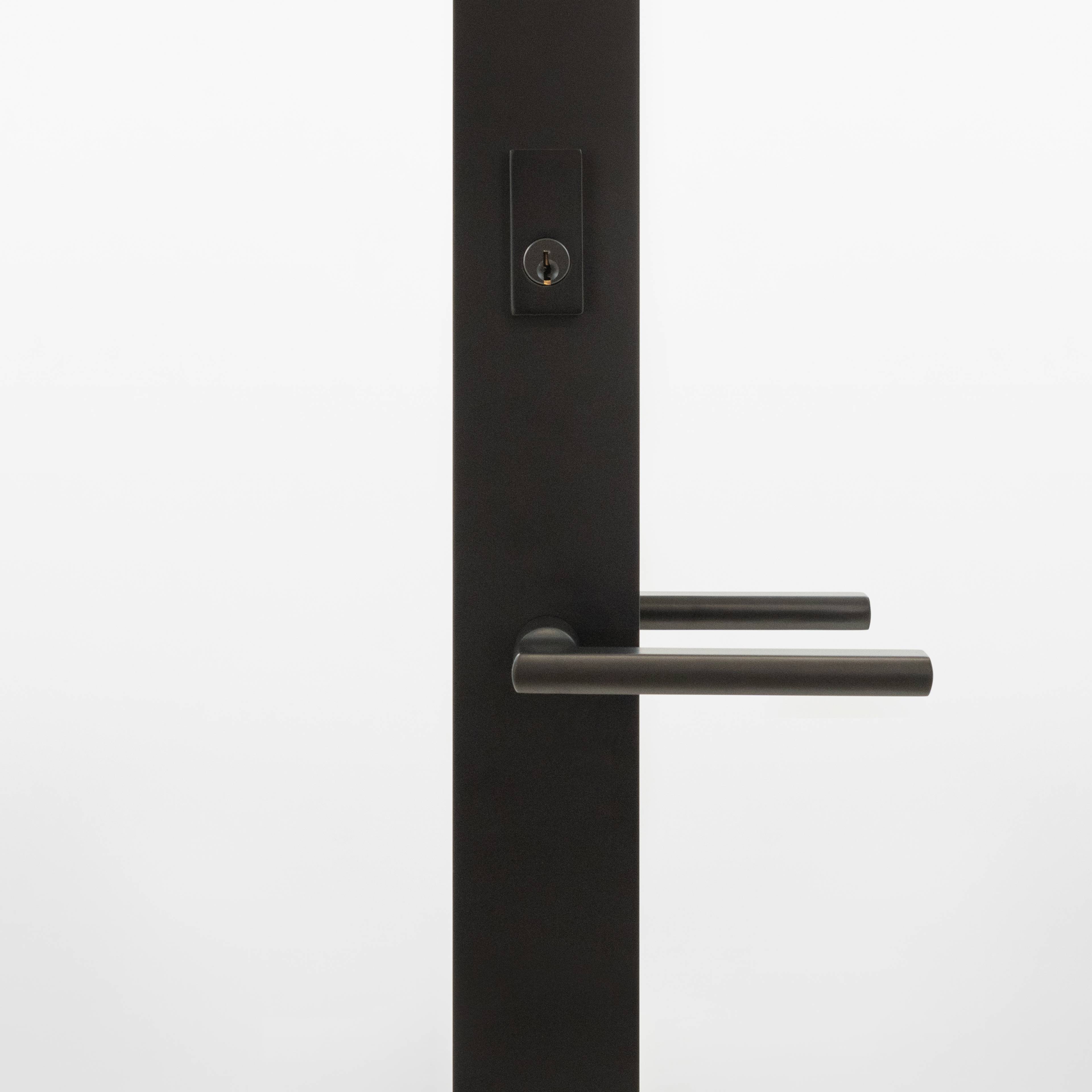 Legacy Tall Modern Plate