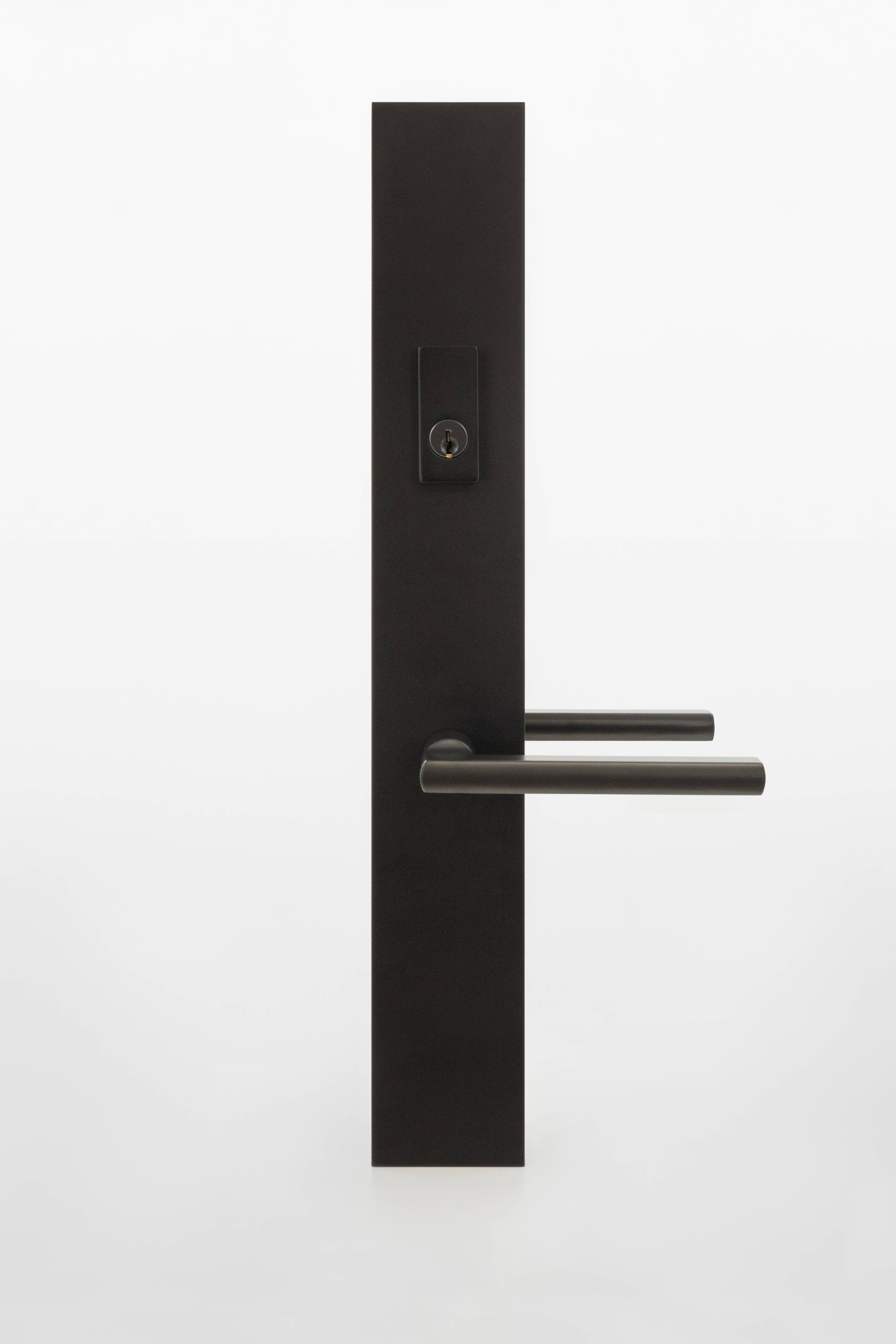 Legacy Tall Modern Plate