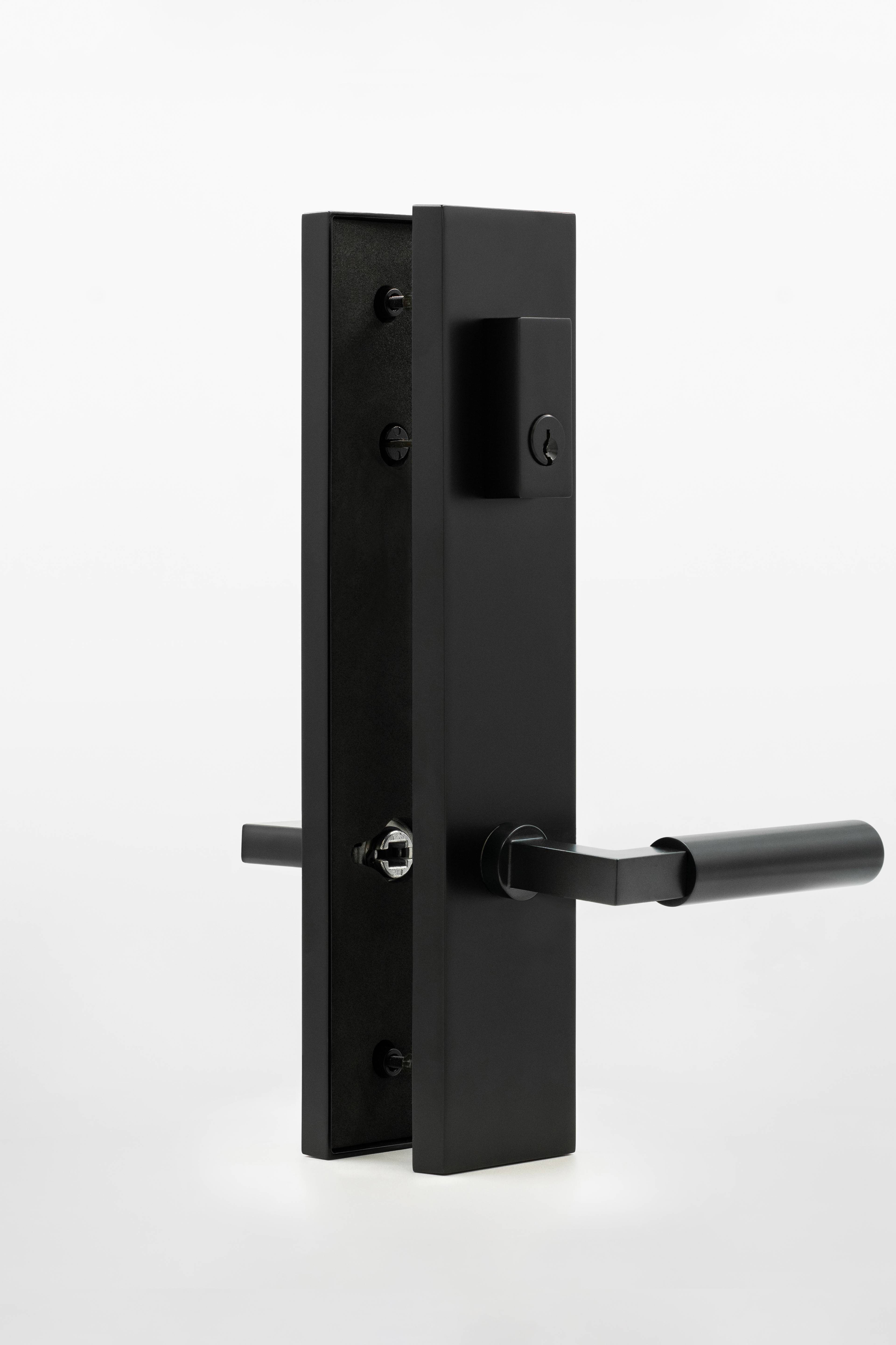 Aviator Short Modern Plate