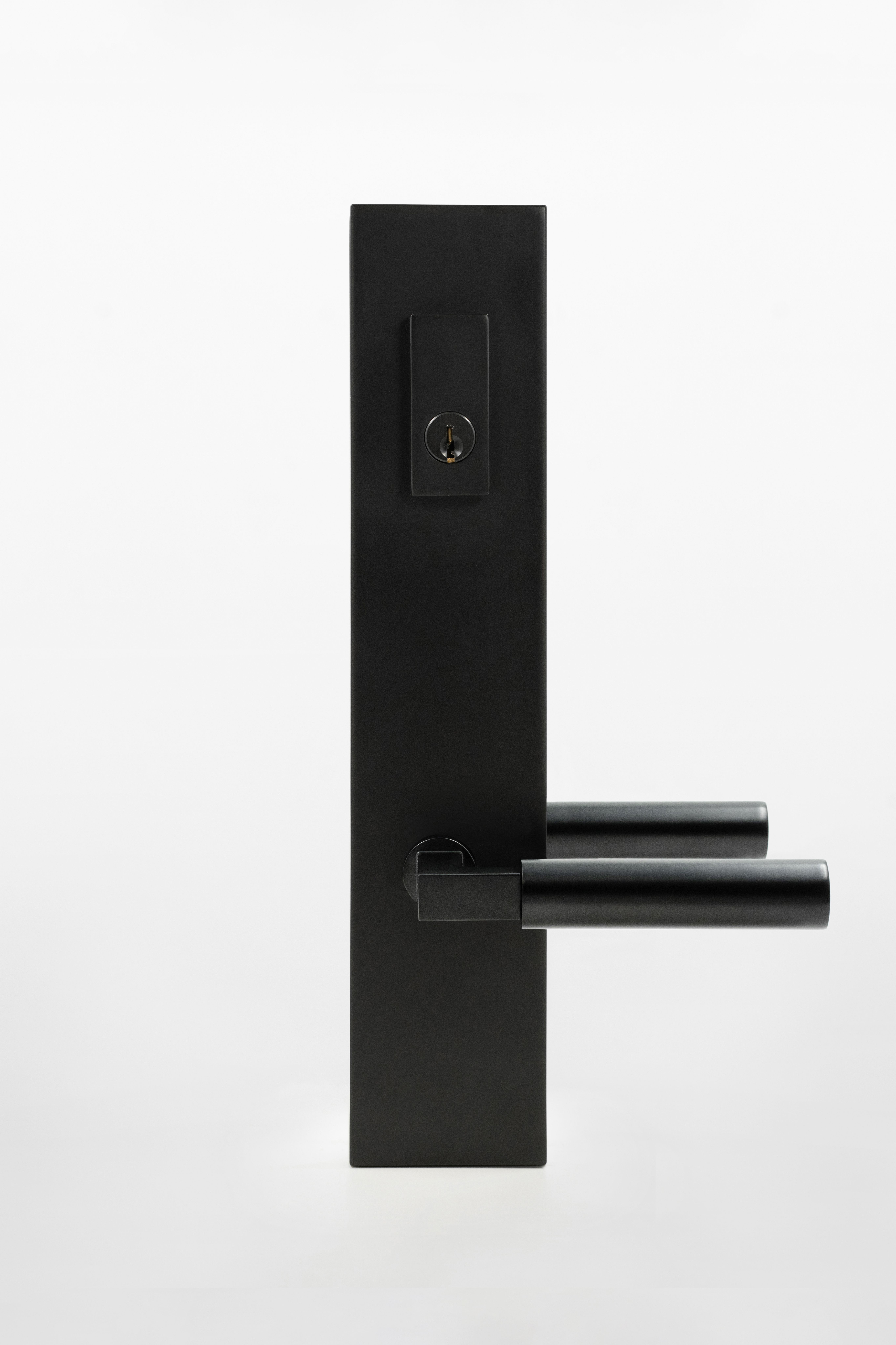 Aviator Short Modern Plate