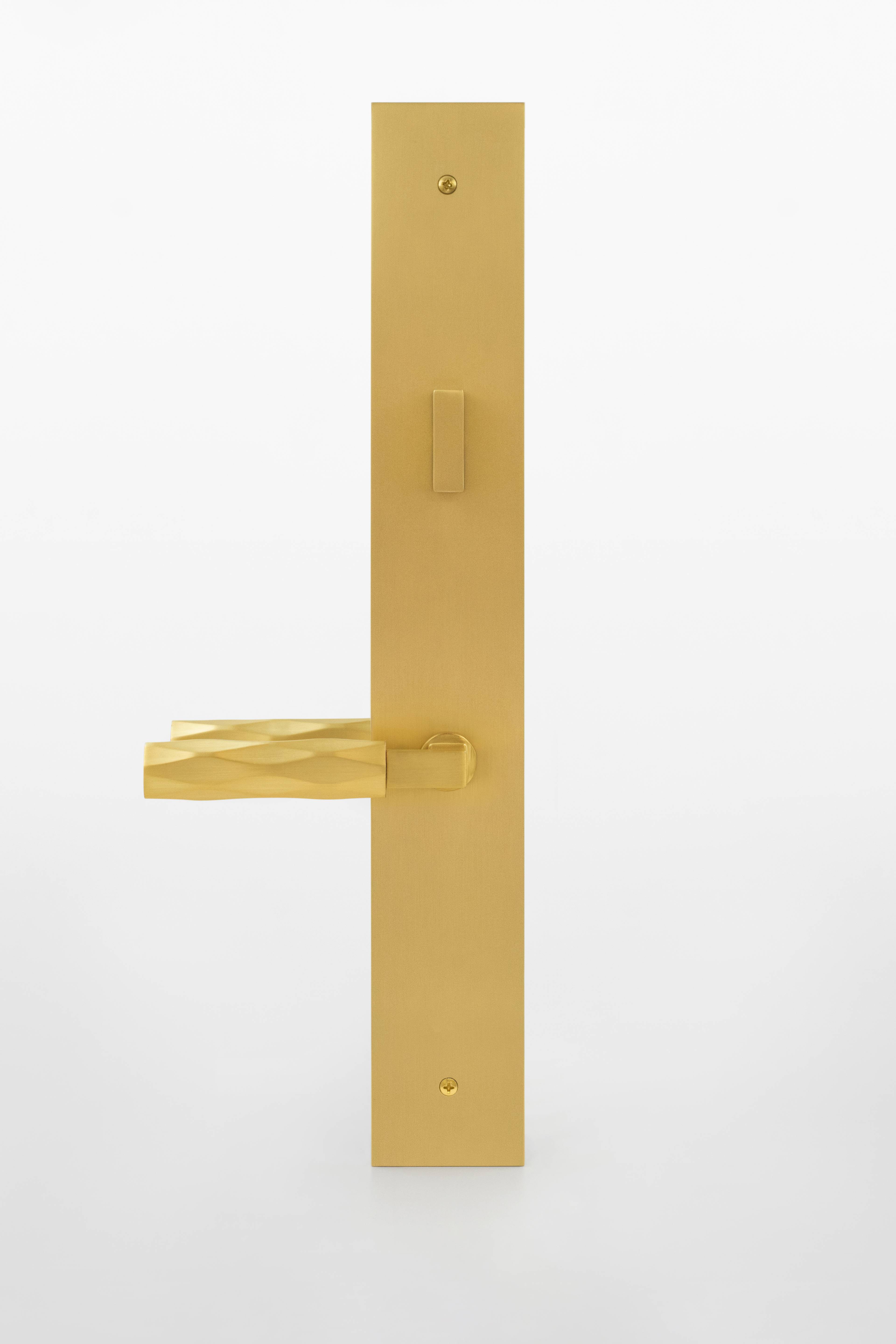 Royal Tall Modern Plate