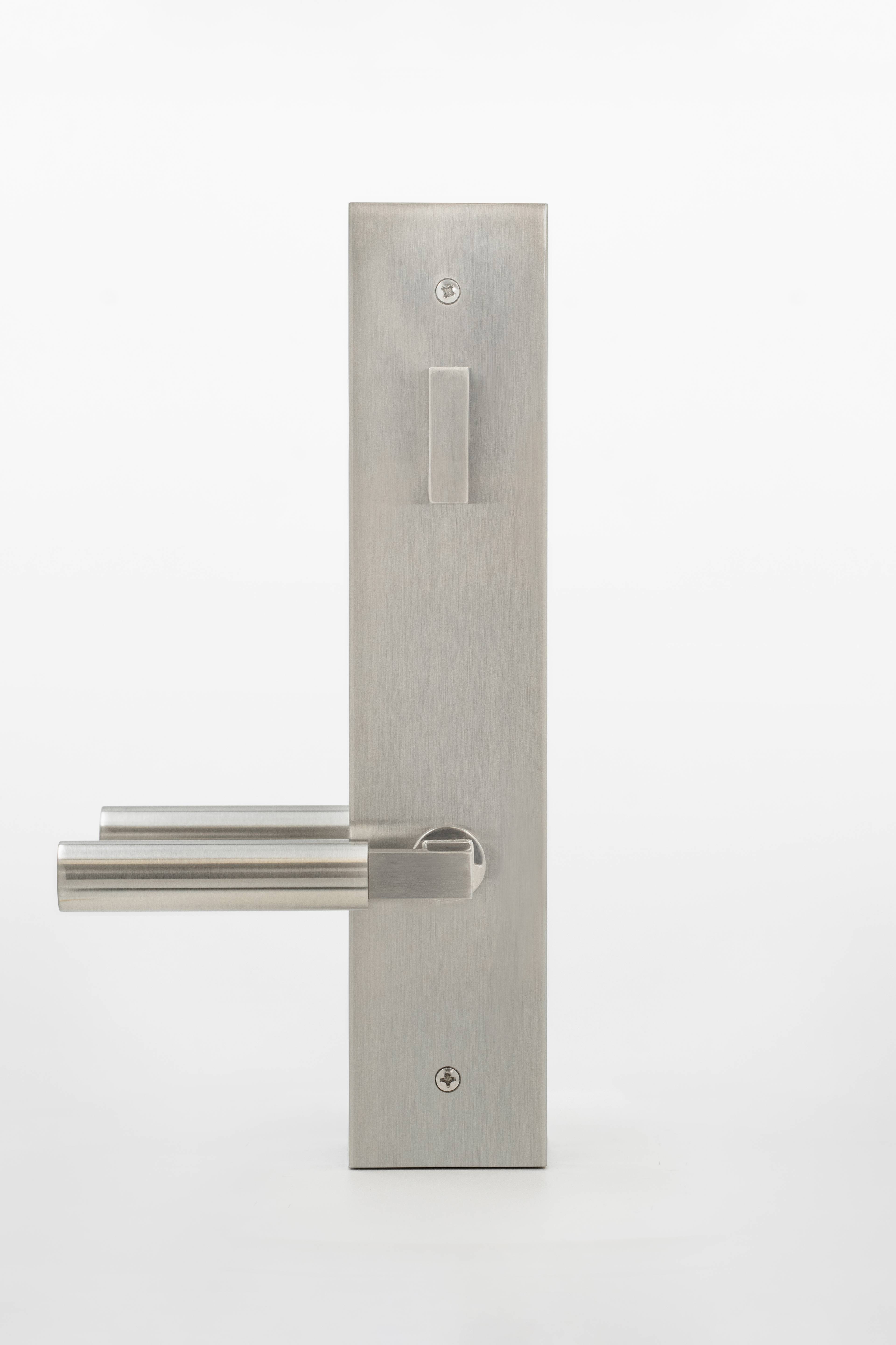 Aviator Short Modern Plate