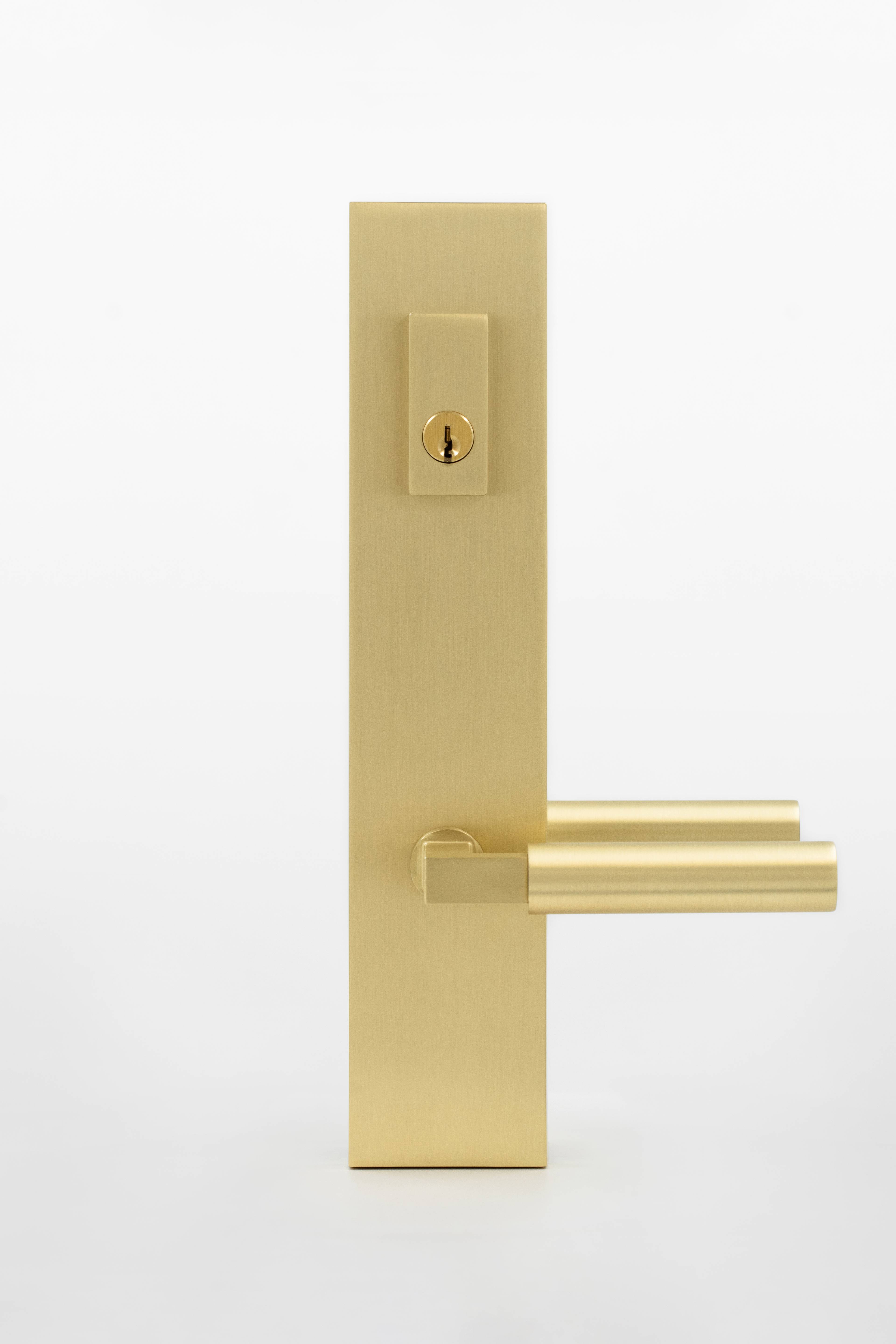 Aviator Short Modern Plate