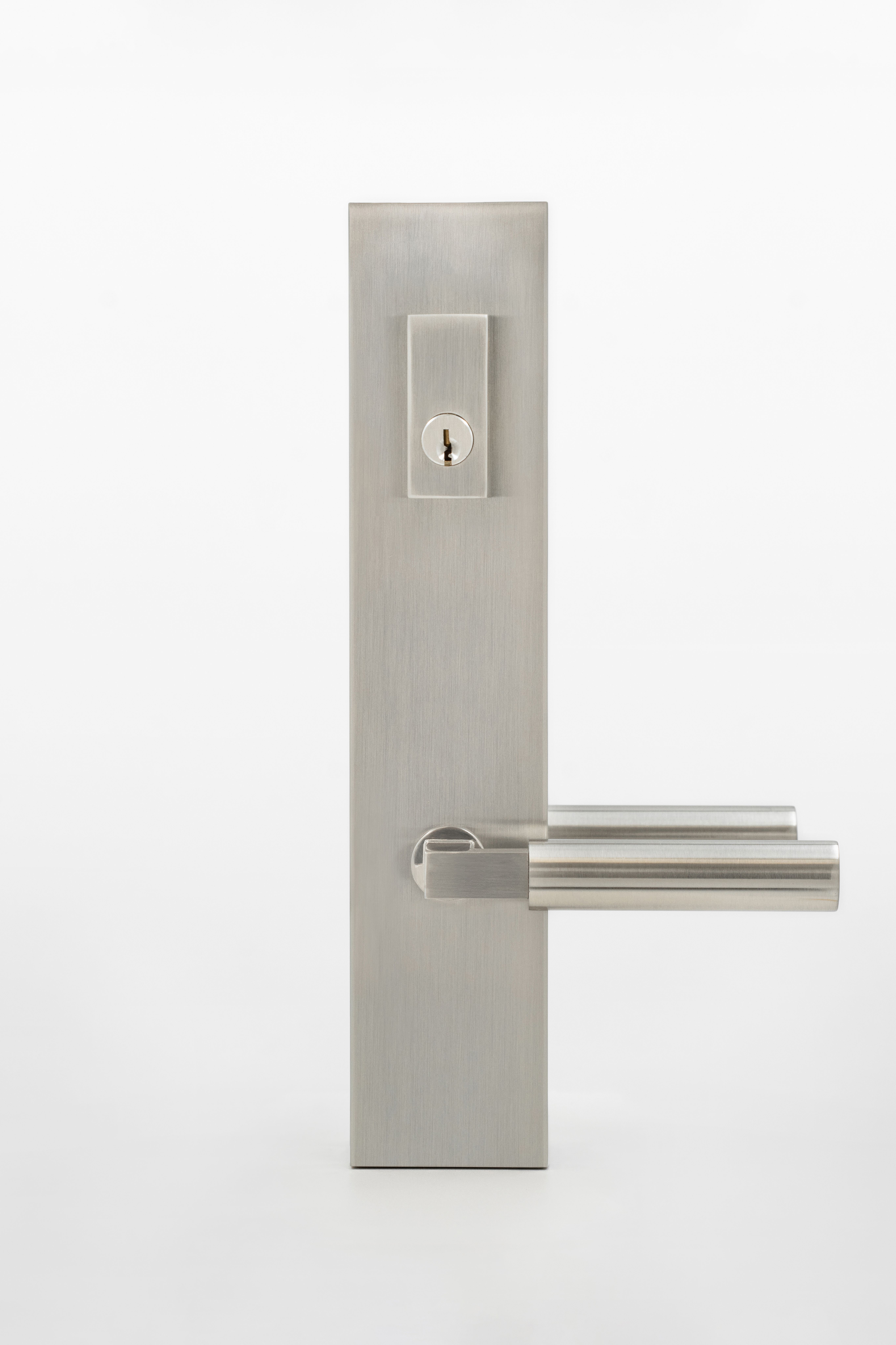 Aviator Short Modern Plate