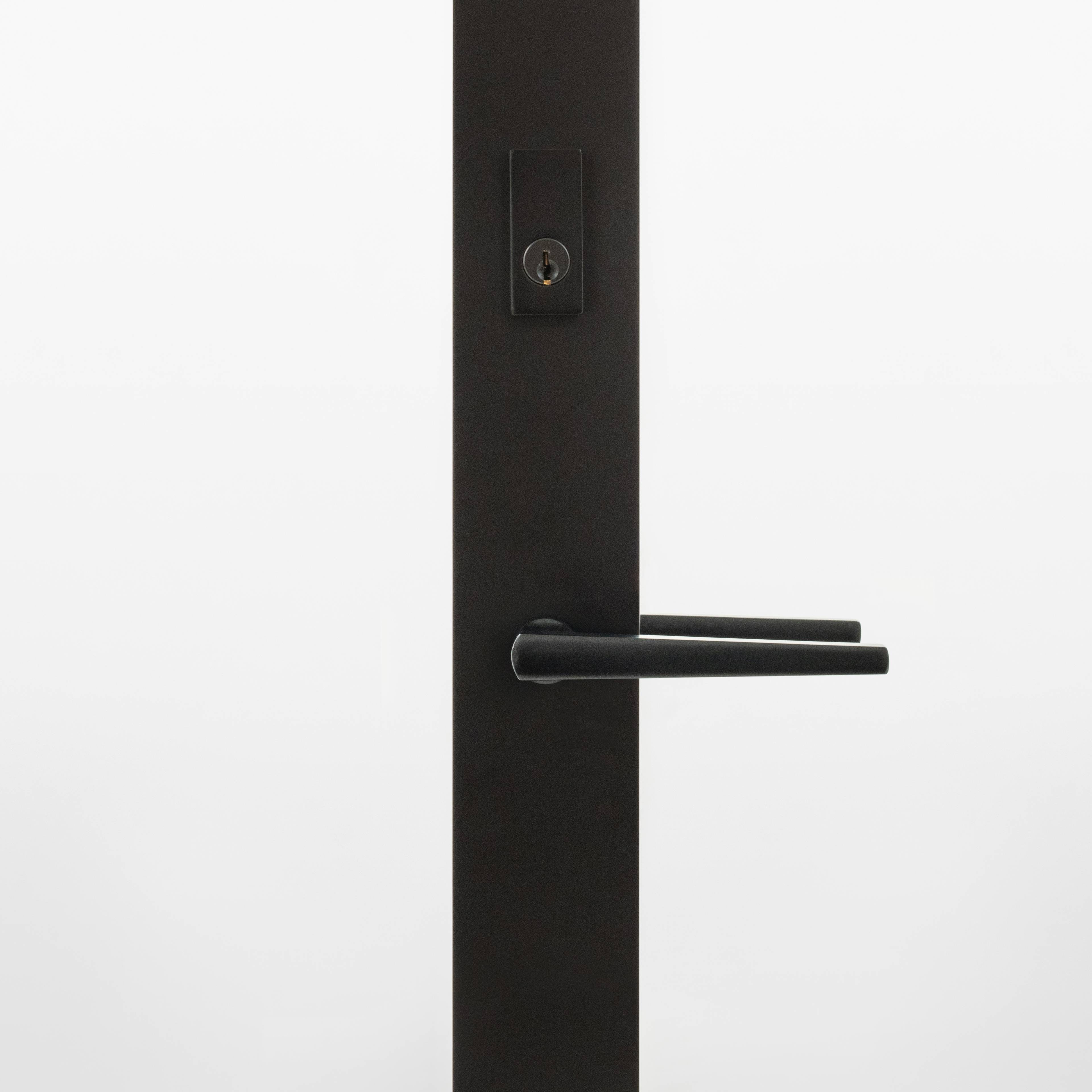 Architect Tall Modern Plate