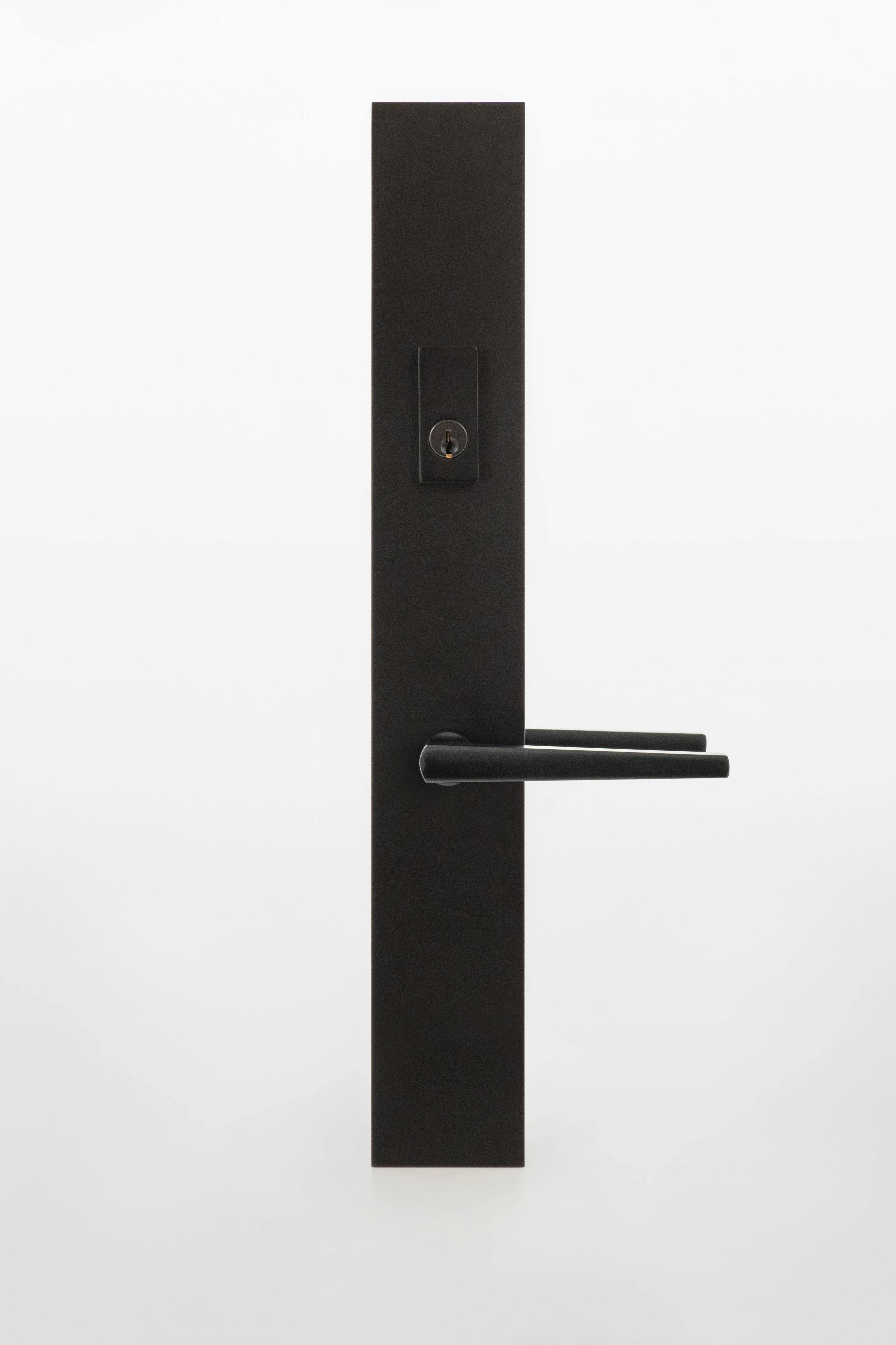 Architect Tall Modern Plate