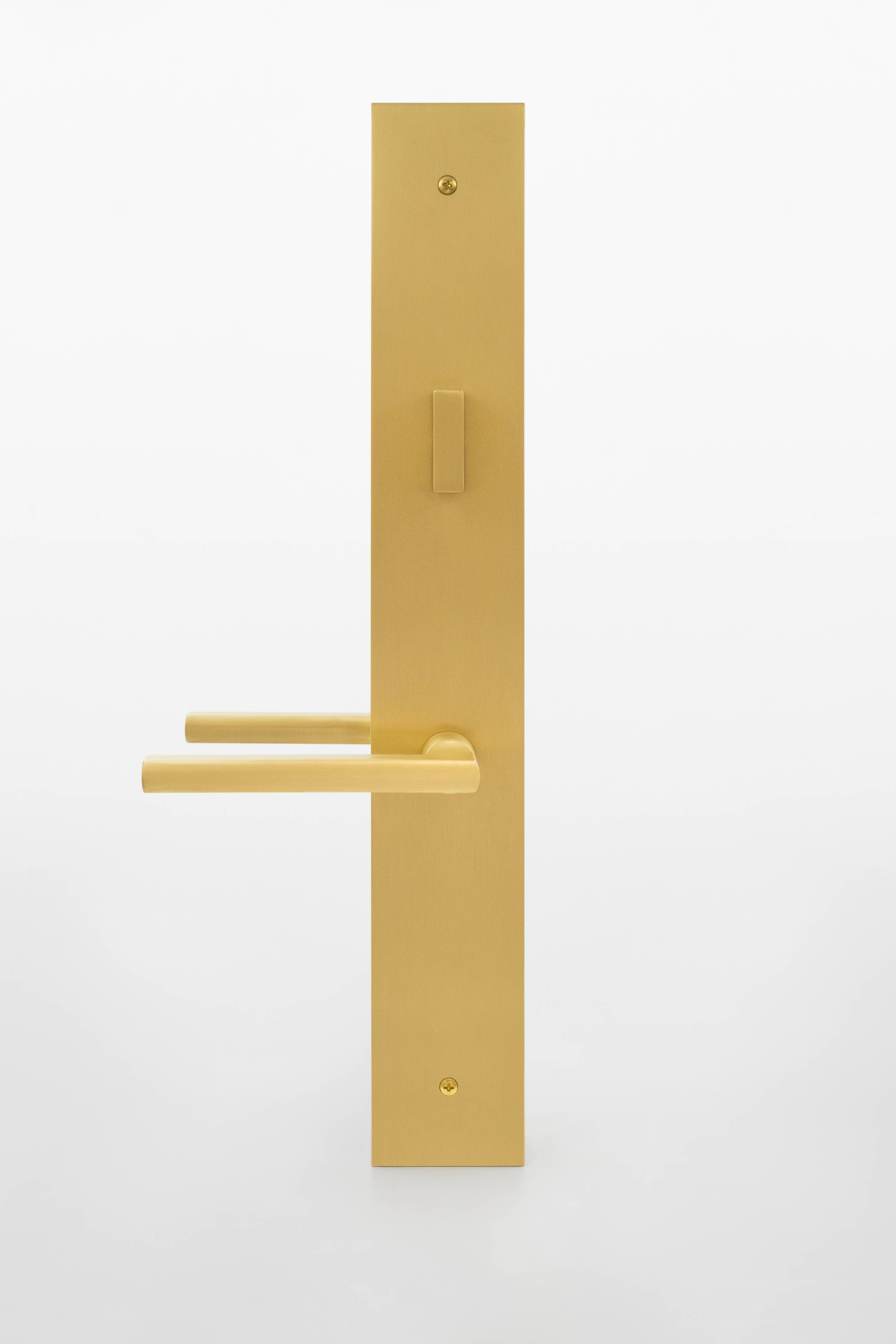 Legacy Tall Modern Plate