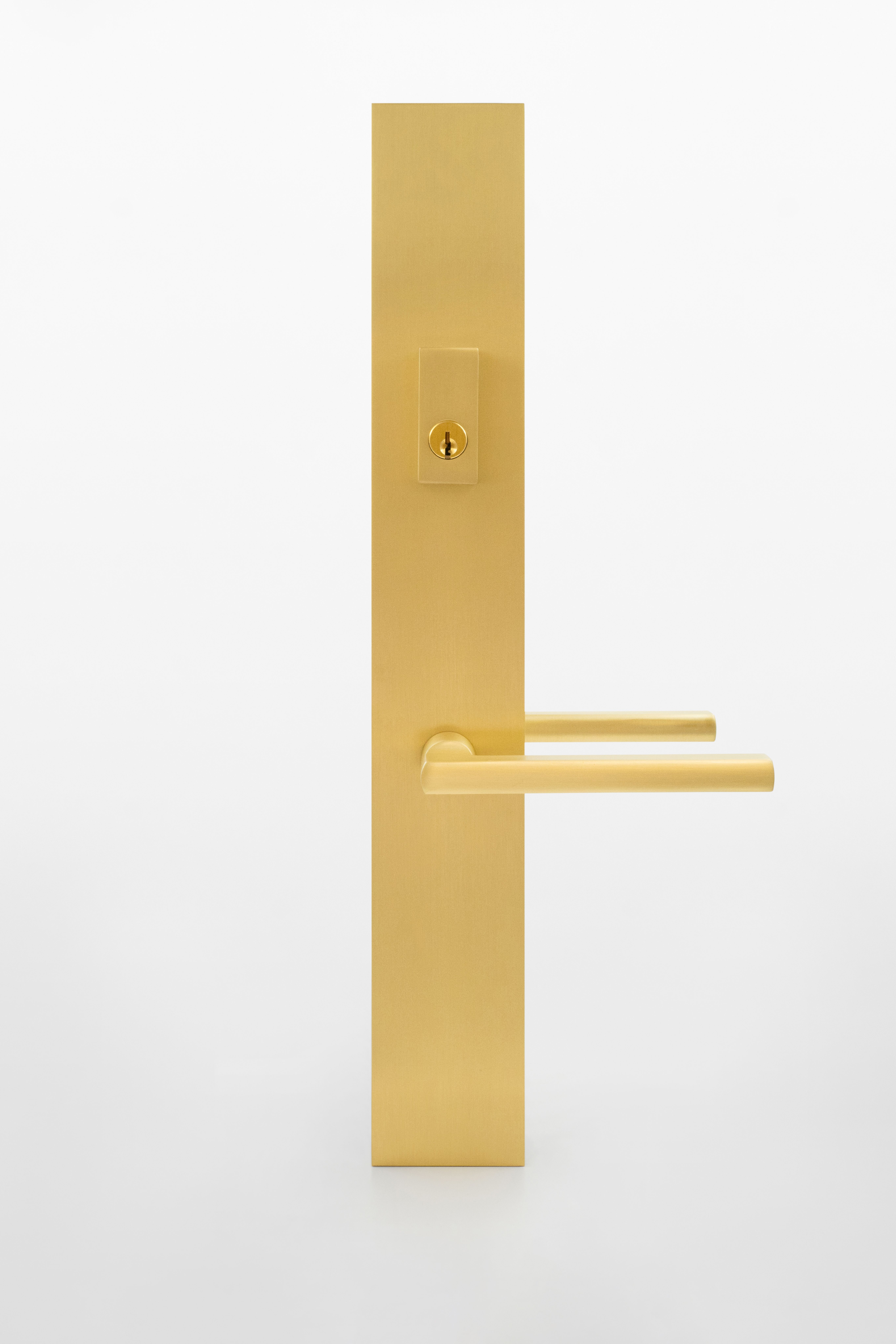 Legacy Tall Modern Plate