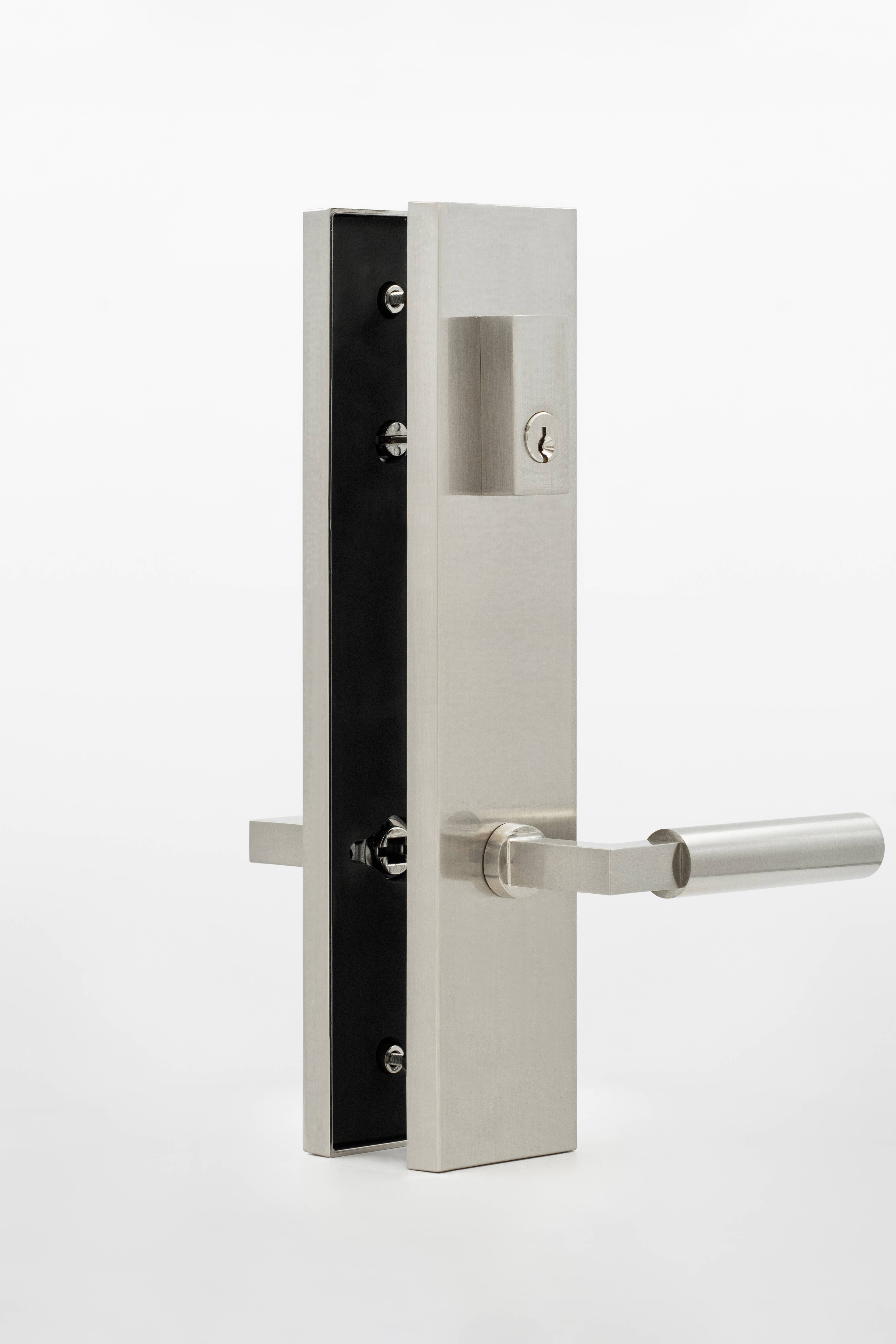 Aviator Short Modern Plate