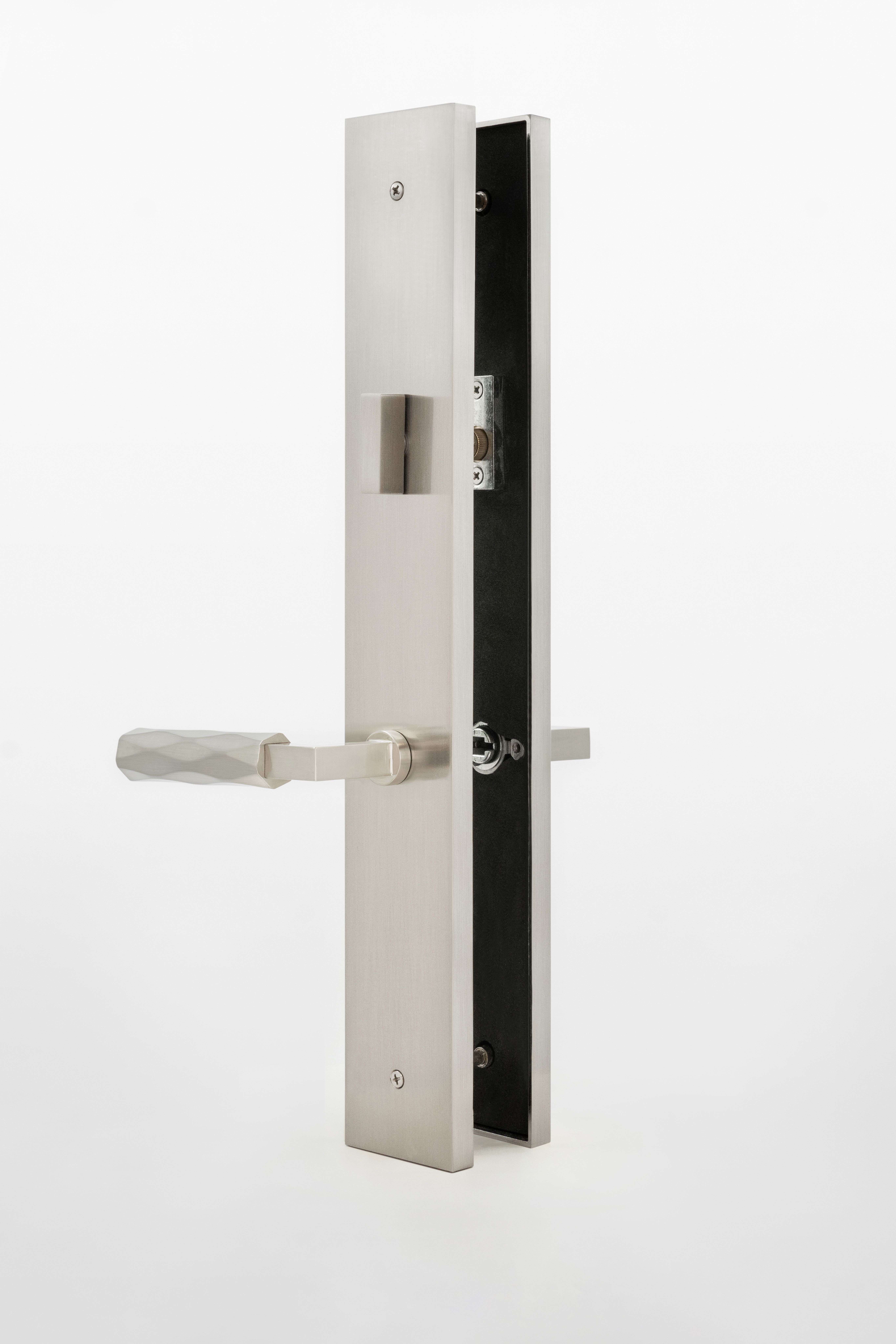 Royal Tall Modern Plate